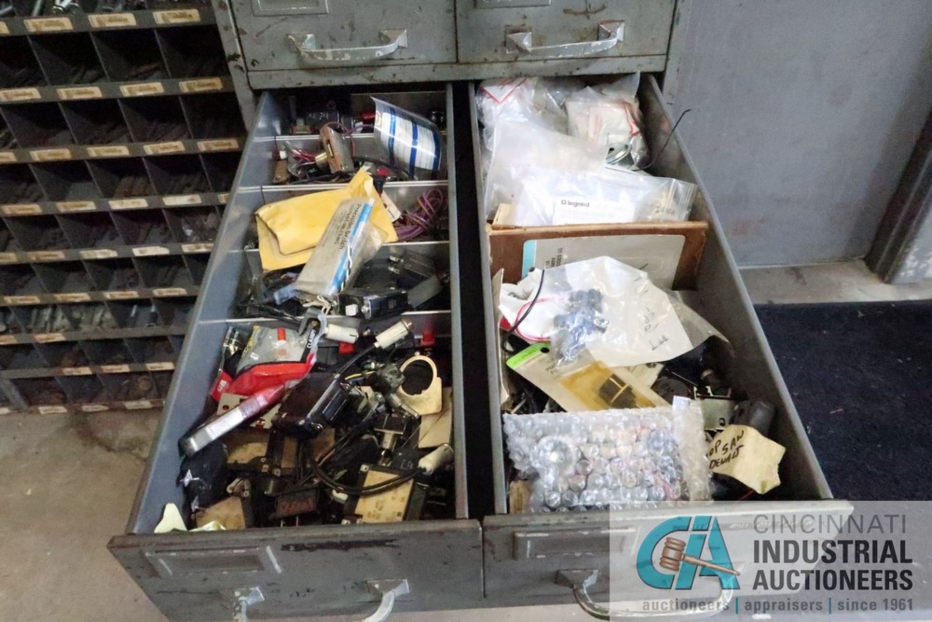 (LOT) MISCELLANEOUS ELECTRICAL, PNEUMATIC, AND MACHINE COMPONENTS WITH CABINETS - Image 4 of 15