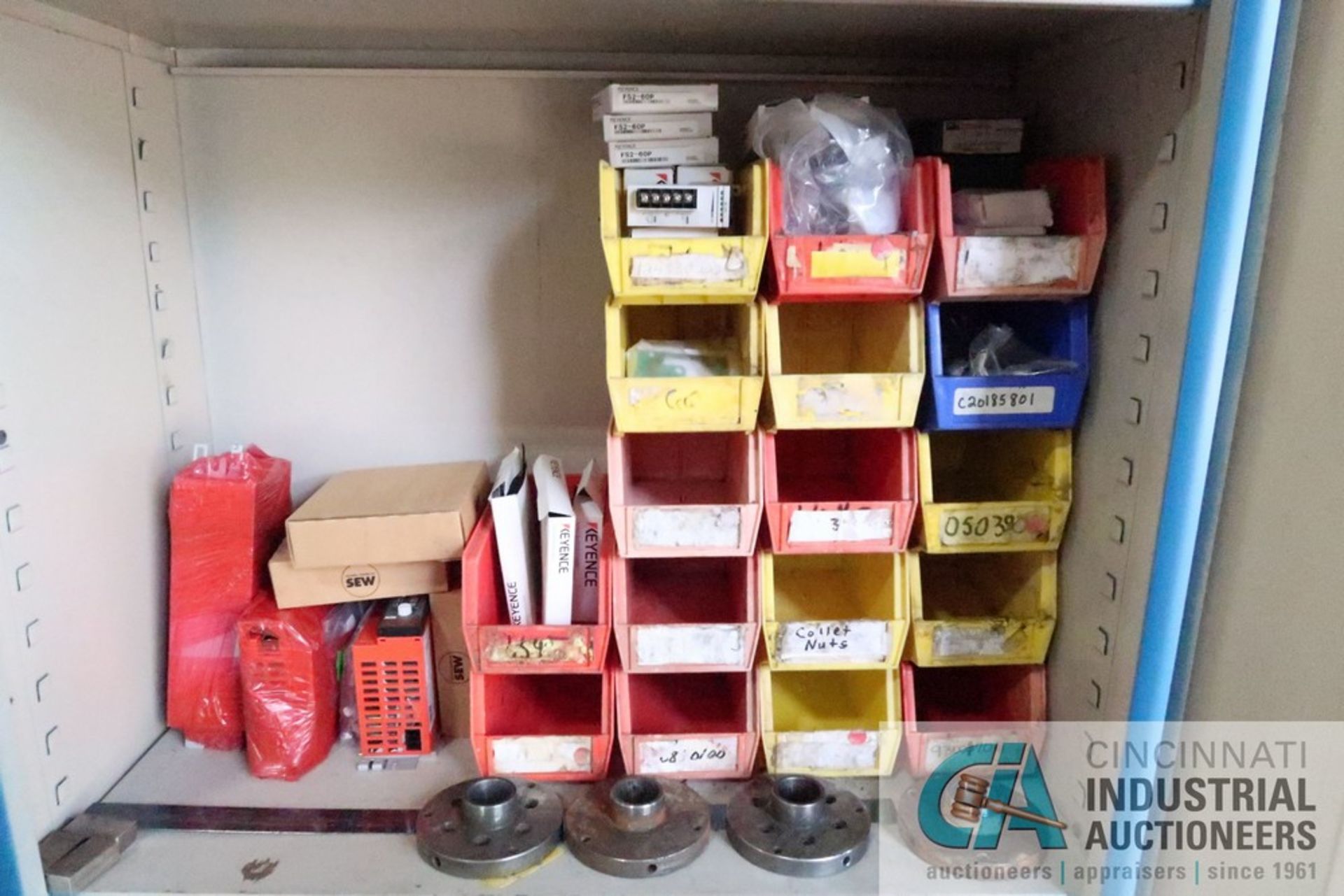 (LOT) MISCELLANEOUS ELECTRICAL, PNEUMATIC, AND MACHINE COMPONENTS WITH CABINETS - Image 14 of 15