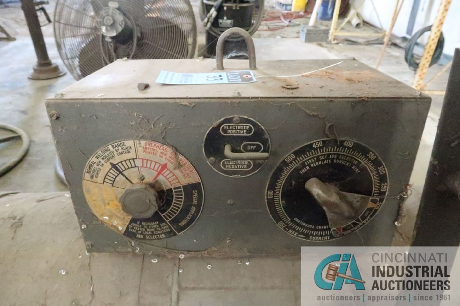 600 AMP LINCOLN ELECTRIC MODEL SAE-600 ARC WELDING POWER SOURCE - Image 3 of 5