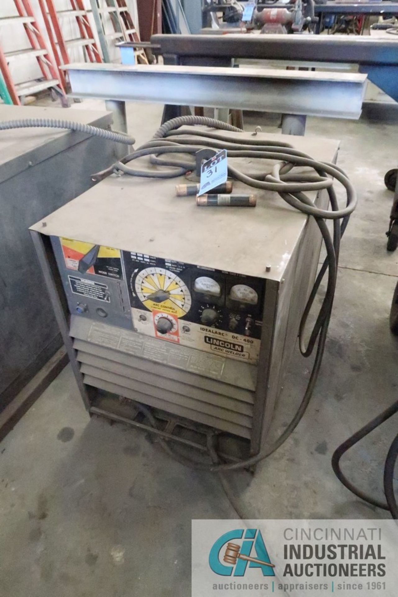 400 AMP LINCOLN ELECTRIC MODEL DC-400 ARC WELDING POWER SOURCE