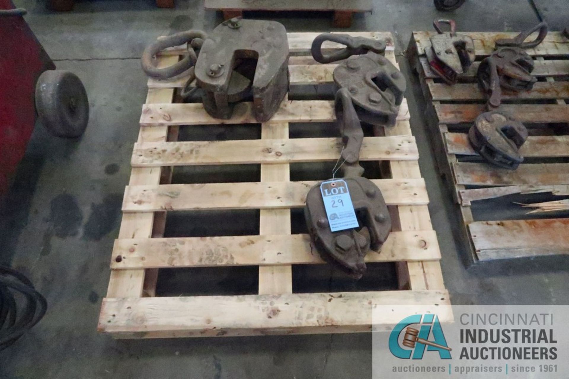 SKIDS MISCELLANEOUS SHEET LIFTERS - Image 3 of 3