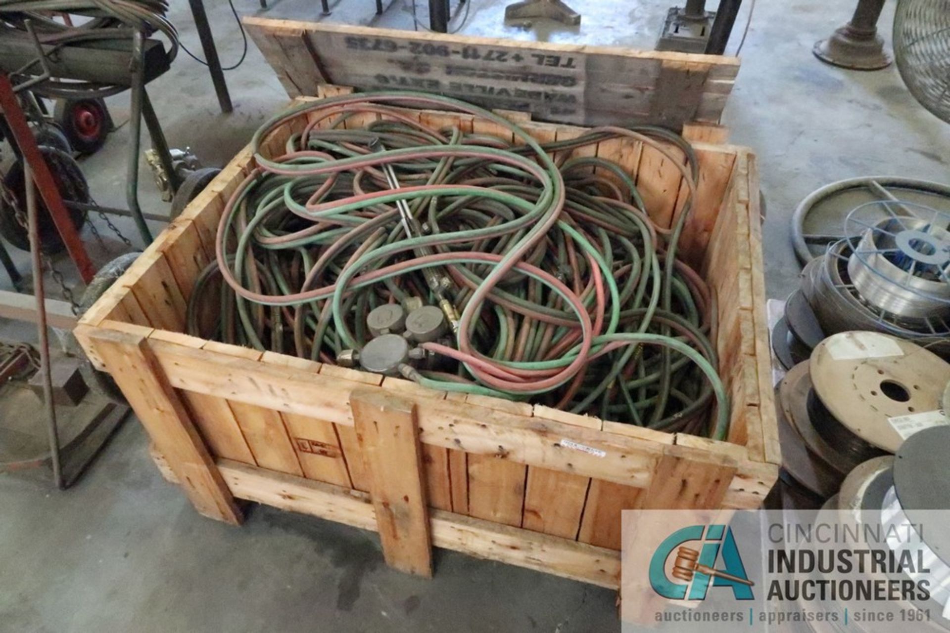 CRATE OXY-ACETYLENE HOSE - Image 2 of 2