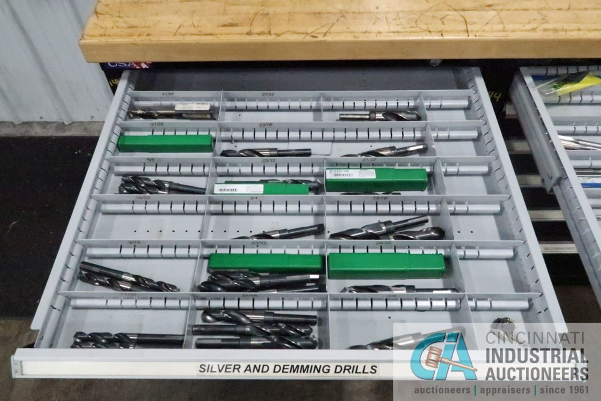 25-DRAWER STOR-LOC TOOLING CABINET WITH MAPLE TOP AND CONTENTS; ASSOTED PERISHABLE TOOLING, REAMERS, - Image 4 of 16