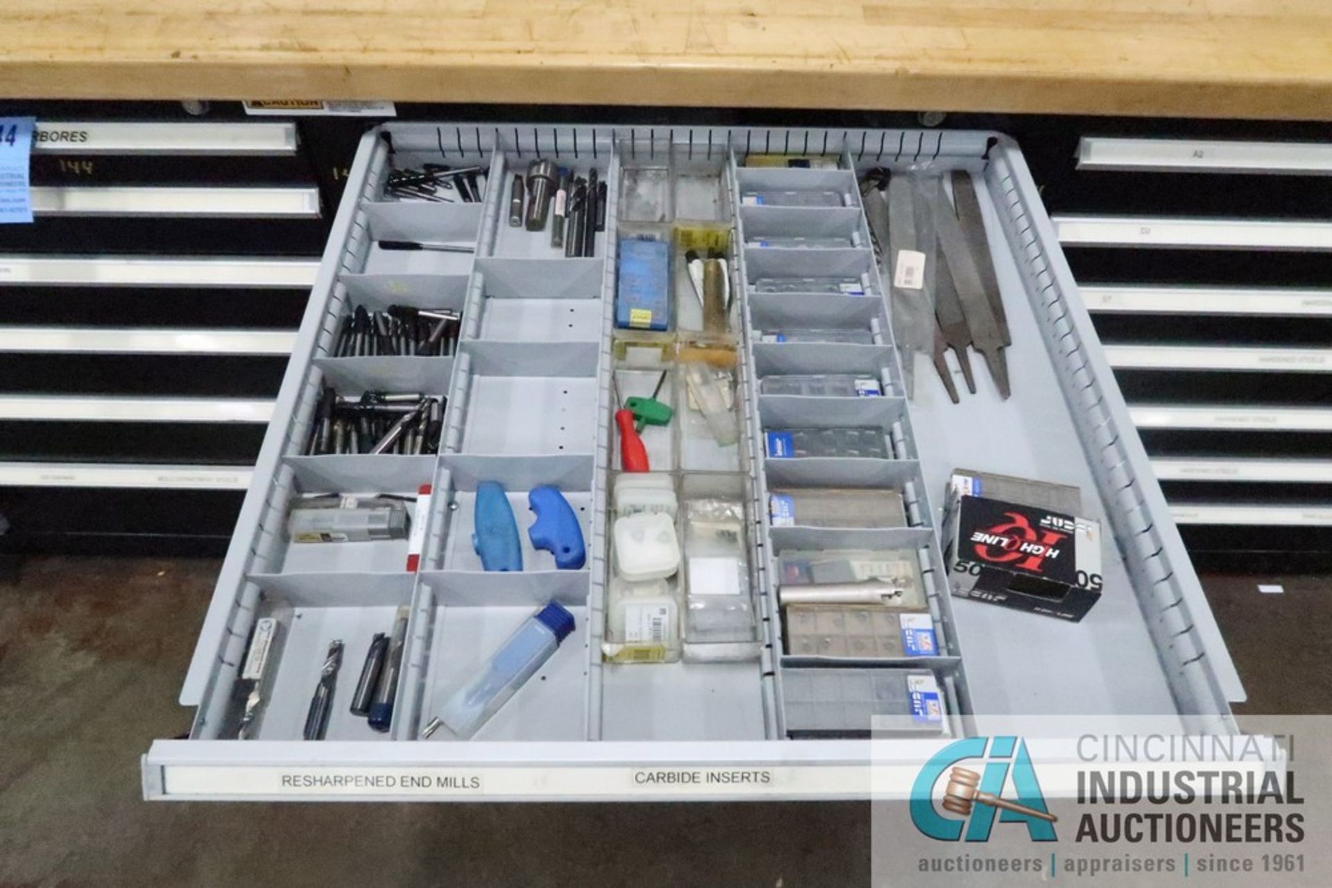 25-DRAWER STOR-LOC TOOLING CABINET WITH MAPLE TOP AND CONTENTS; ASSOTED PERISHABLE TOOLING, REAMERS, - Image 13 of 16