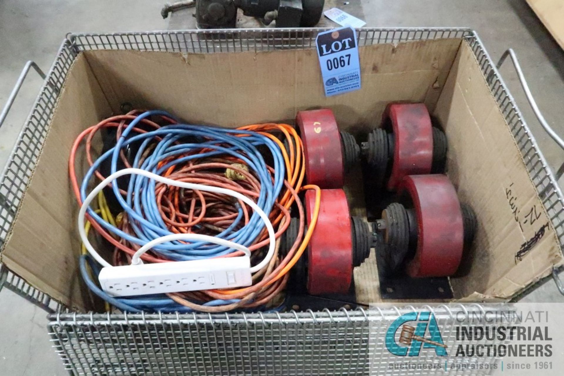 (LOT) ELECTRIC CORDS, NEOPRENE WHEELS IN WIRE BASKET - Image 2 of 2