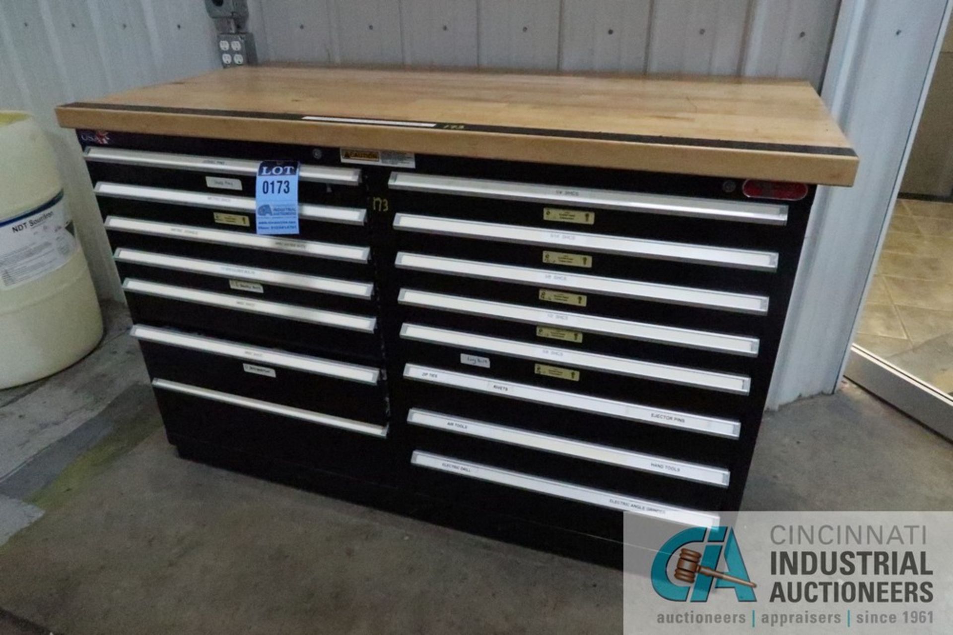 15-DRAWER STOR-LOC MAPLE TOP TOOLING CABINET AND CONTENTS; DOWEL PINS, BOLTS, CONCRETE ANCHERS AND