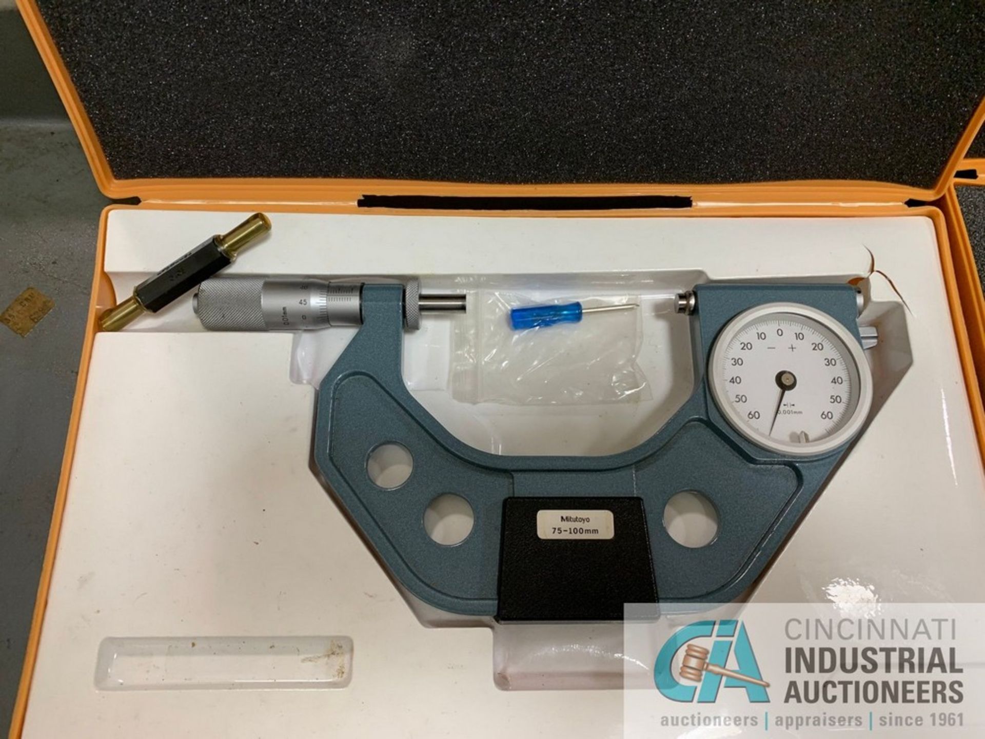 MITUTOYO DIAL INDICATOR MICROMETER SETS - Image 2 of 4