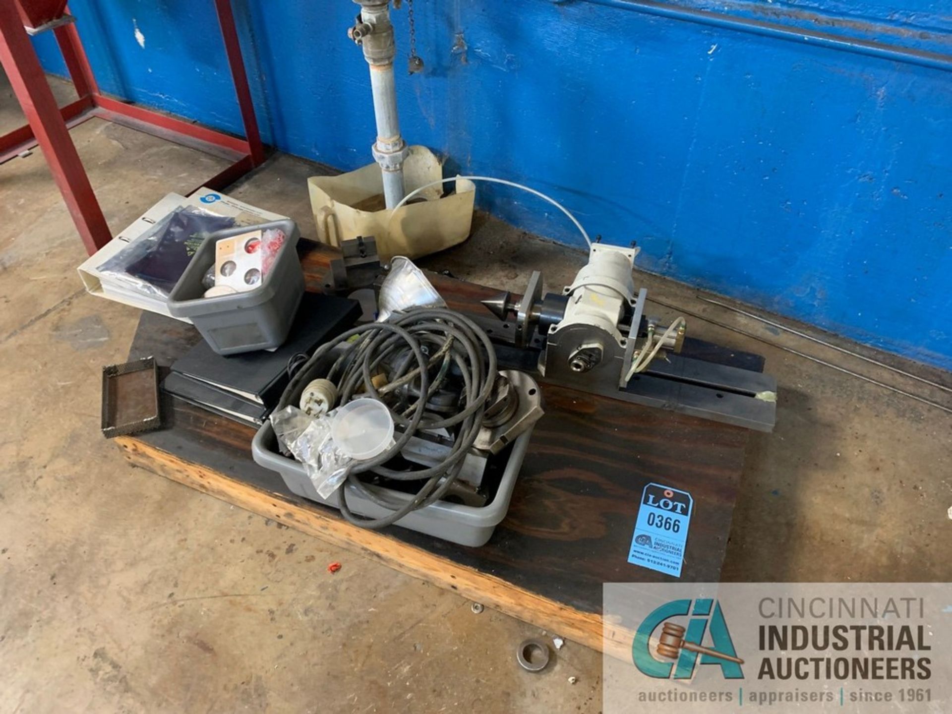 (LOT) MISC. GRINDING PARTS & TAILSTOCK ON SKID