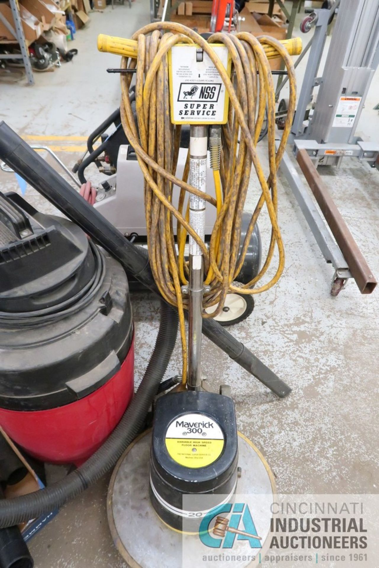 (LOT) SHOP VAC AND FLOOR BUFFER - Image 2 of 3