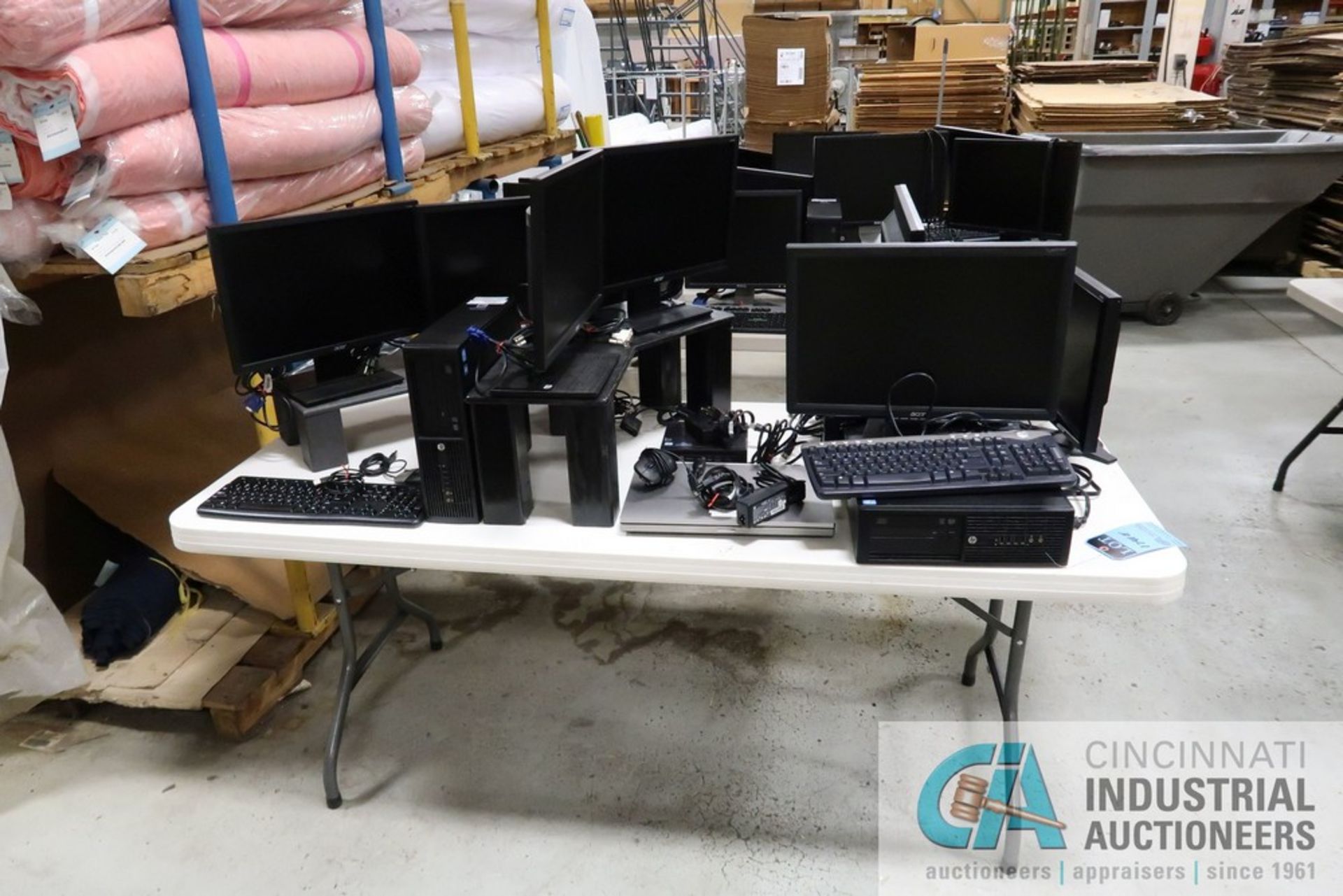 (LOT) MISCELLANEOUS COMPUTERS, MONITORS, KEYBOARDS, MICE