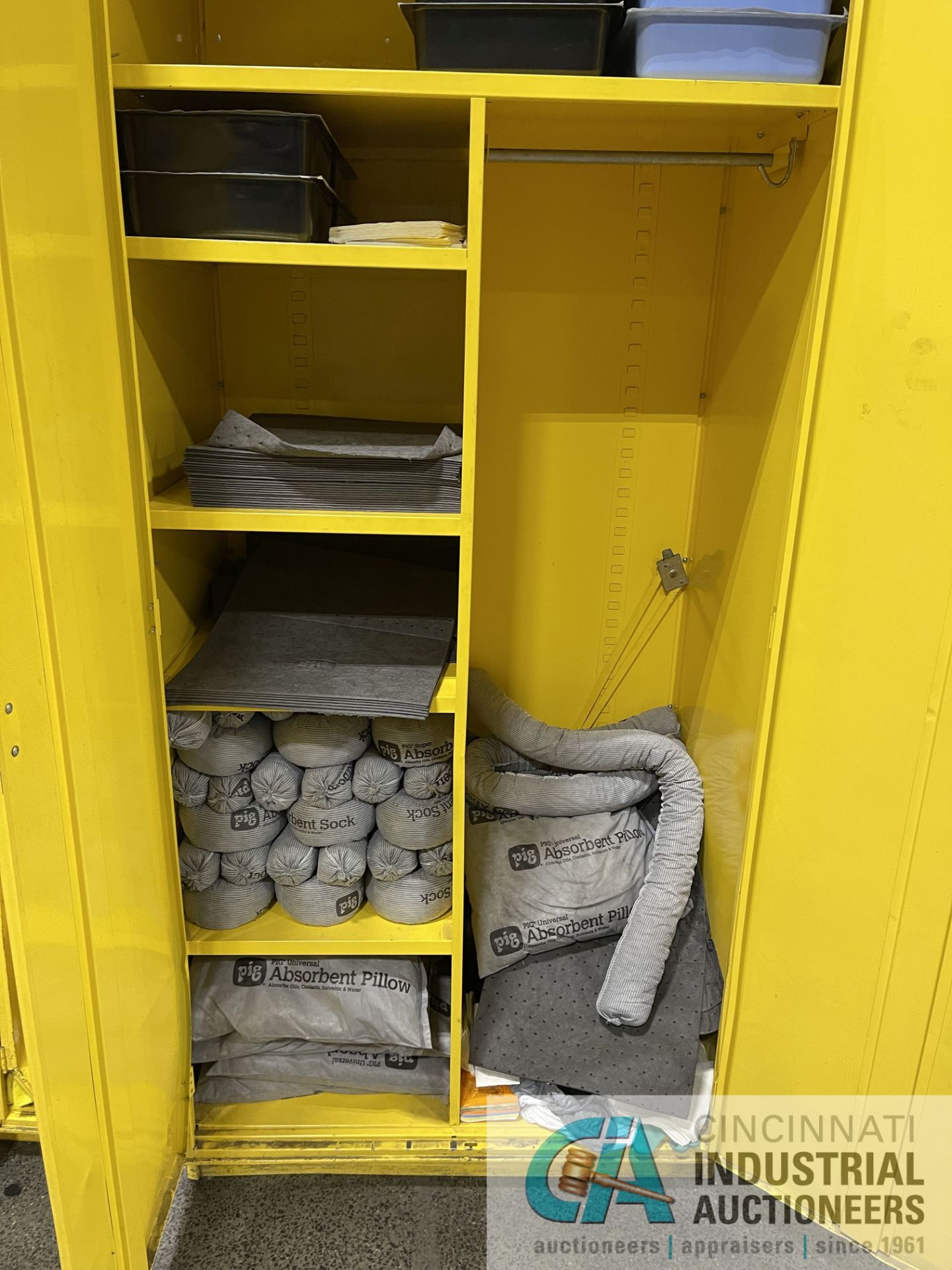 2-DOOR SPILL RESPONSE STORAGE CABINET WITH CONTENTS - Image 2 of 3