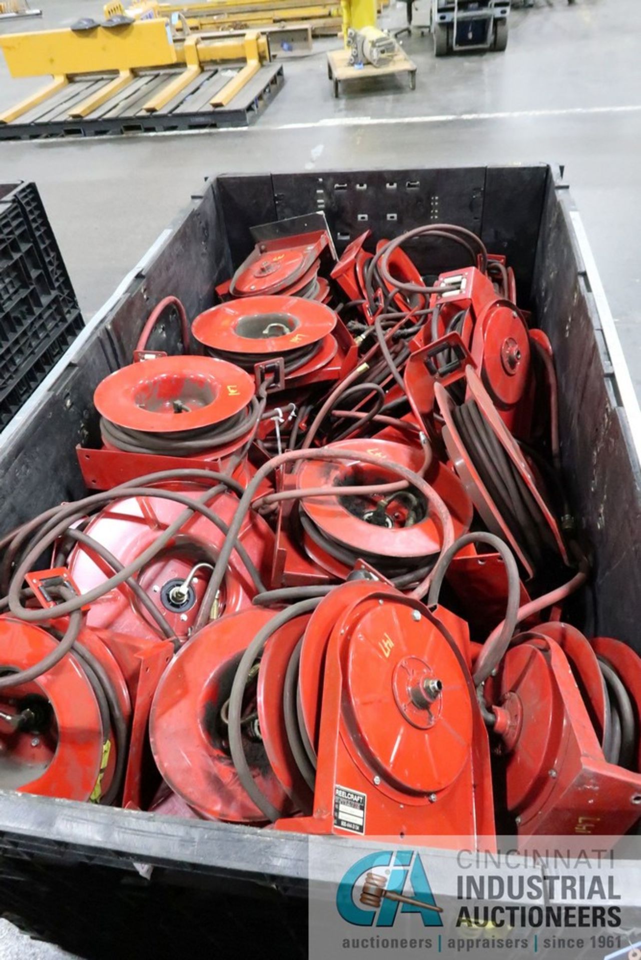 APPROX. MISCELLANEOUS SIZE REELCRAFT WALL MOUNT HOSE REELS - Image 2 of 2