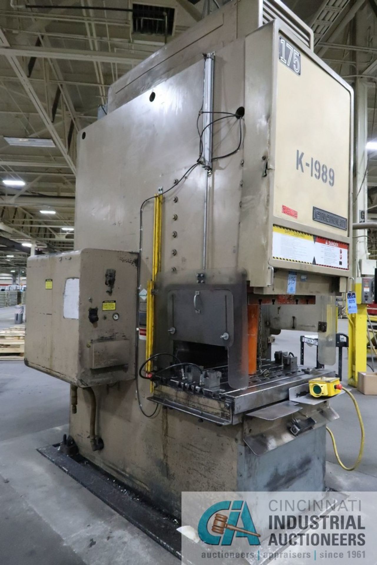 175 TON CINCINNATI 175 OBS HYDRAULIC GAP FRAME PRESS; S/N 43884 (K-1989), 10" STROKE, 22" ( - Image 5 of 14