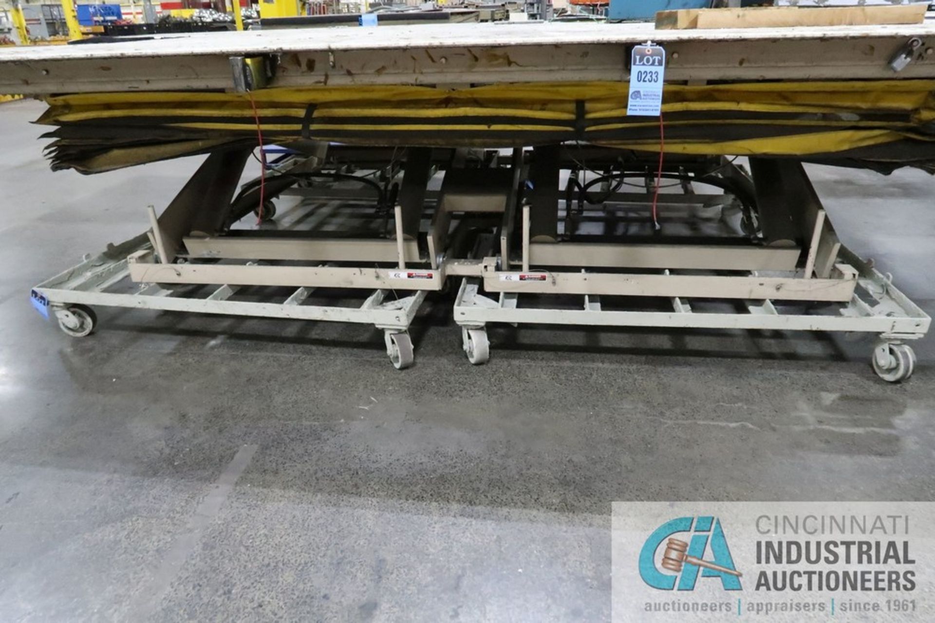 4,000 LB. CAPACITY (APPROX.) MFG UNKNOWN ELECTRIC / HYDRAULIC SCISSOR LIFT TABLE WITH HYDRAULIC PUMP - Image 2 of 6