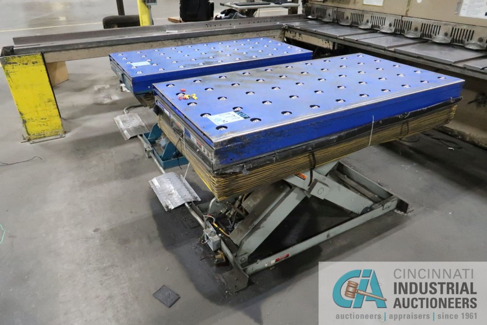2,000 LB. CAPACITY (APPROX.) ADVANCE PRODUCTION TOOLS ELECTRIC / HYDRAULIC SCISSOR LIFT TABLES, - Image 2 of 3