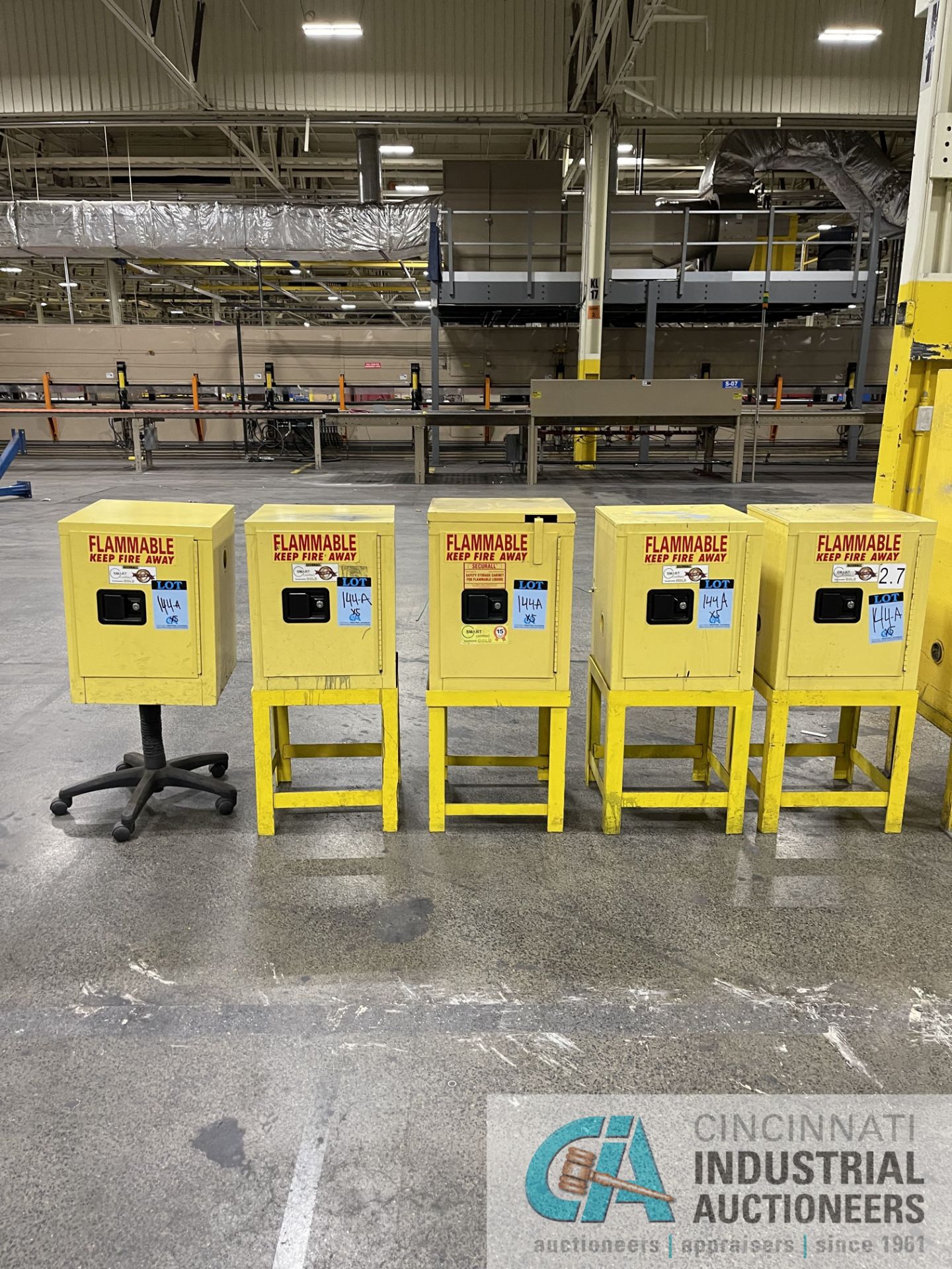 4 GALLON CAPACITY JUSTRITE SURE GRIP FLAMMABLE LIQUID STORAGE CAIBNETS WITH (4) STANDS - Image 3 of 3
