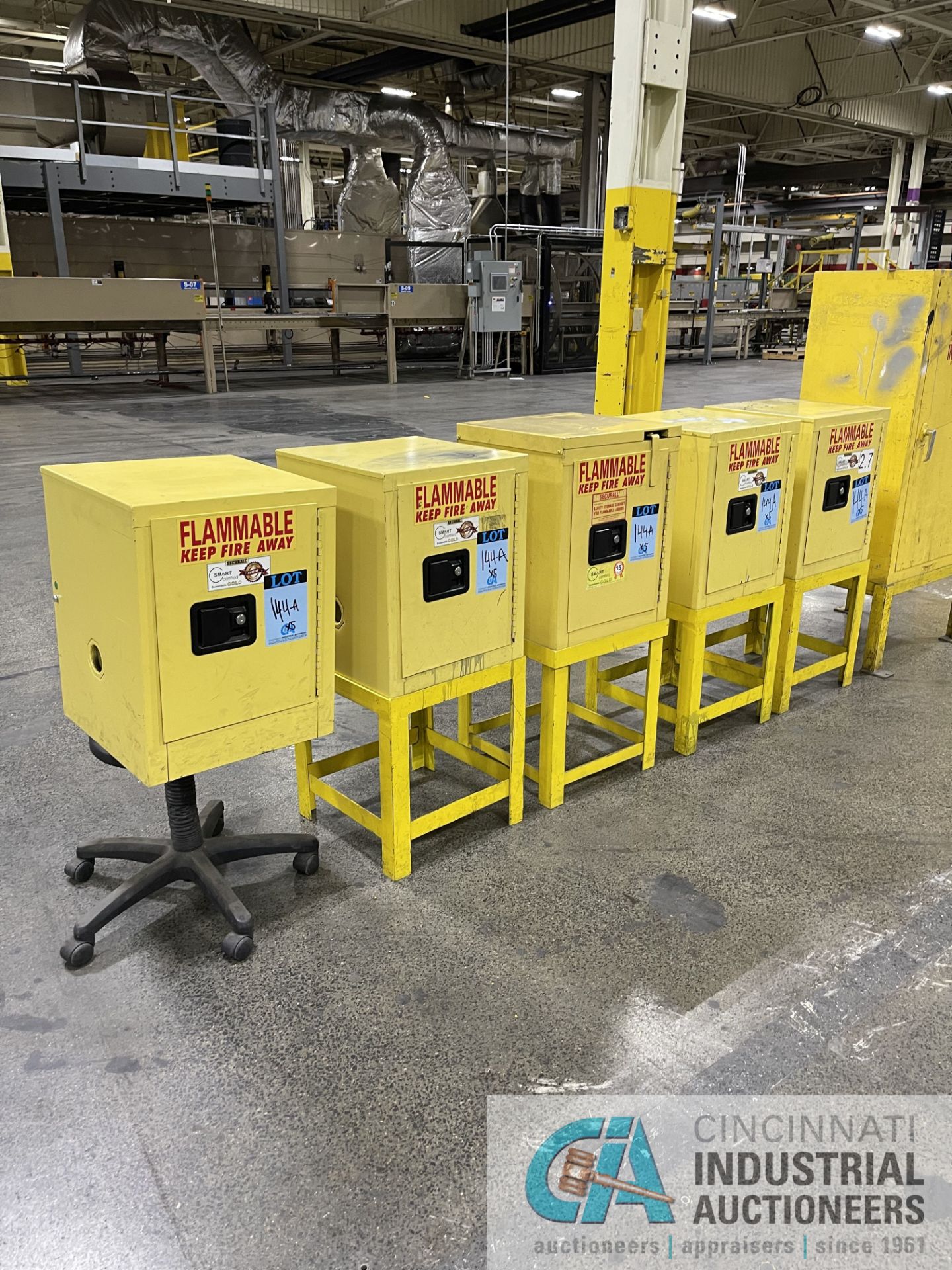 4 GALLON CAPACITY JUSTRITE SURE GRIP FLAMMABLE LIQUID STORAGE CAIBNETS WITH (4) STANDS - Image 2 of 3