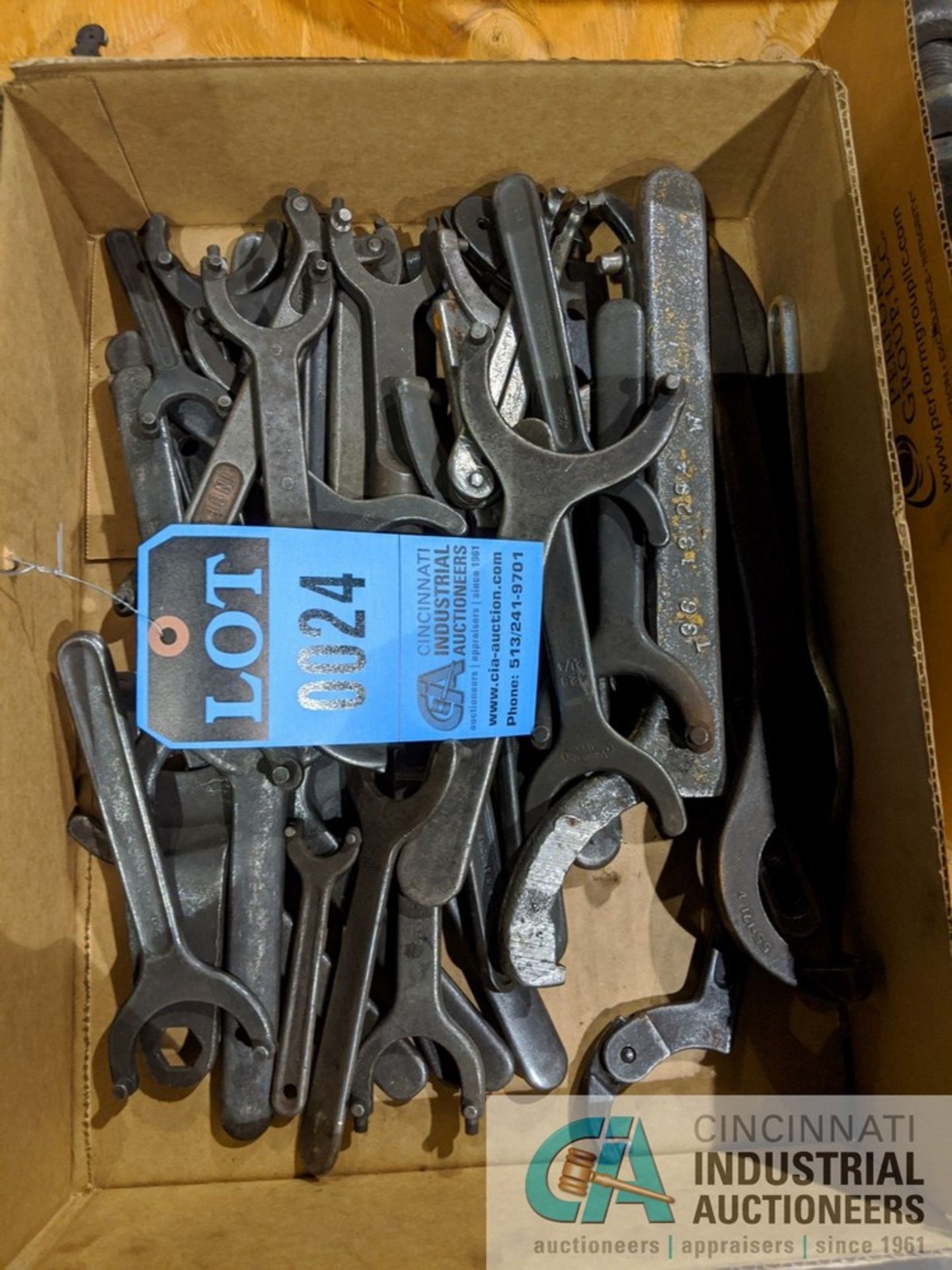 (LOT) MACHINE WRENCHES & SNAP RING PLIERS