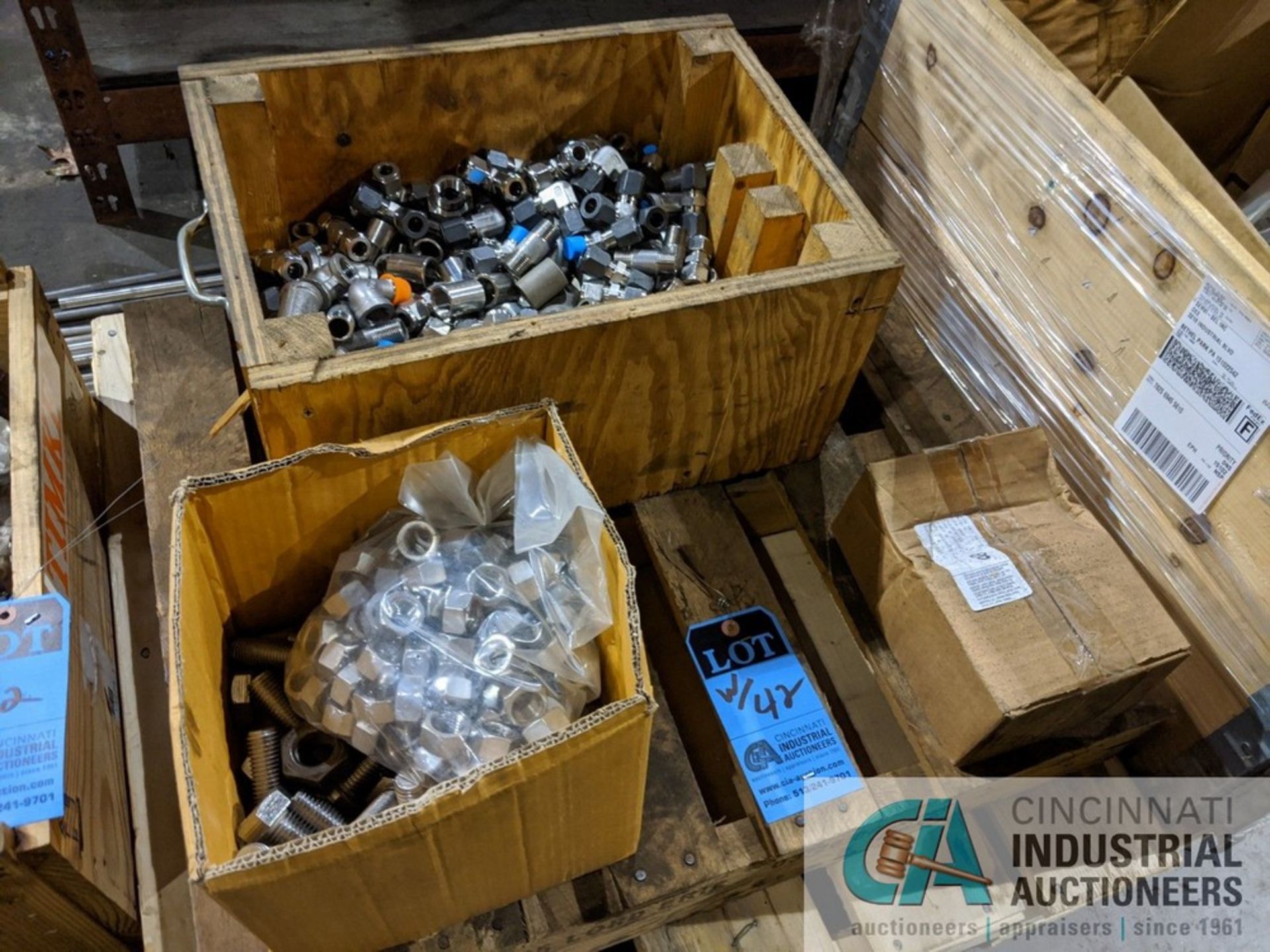 BOXES OF HARDWARE; BOLTS, FITTINGS, RETAINING RINGS - Image 3 of 4