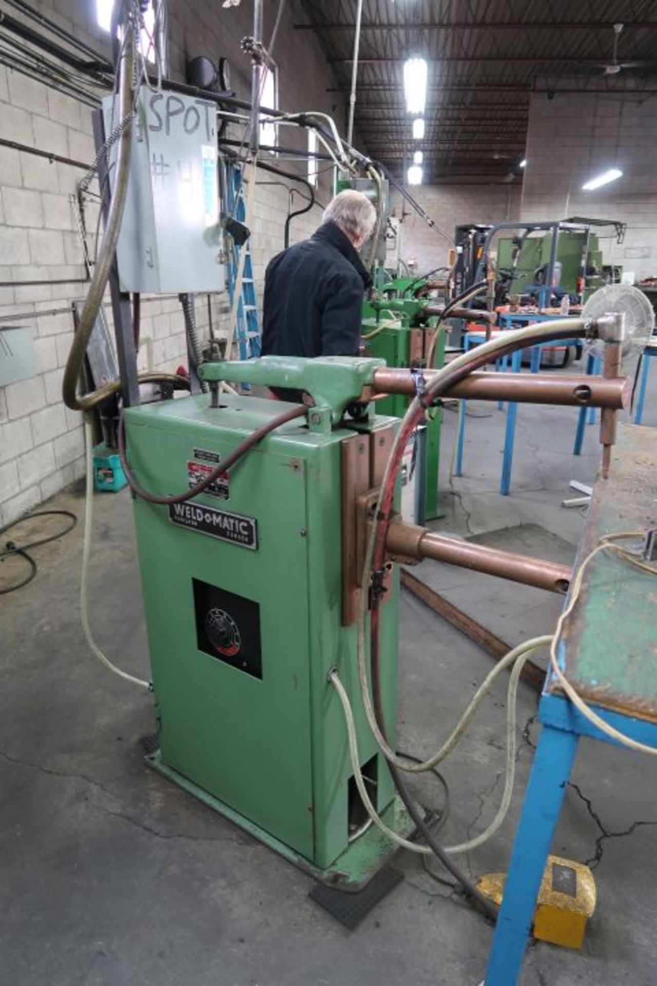 WELD O MATIC 25 KVA 575 VOLTS SPOT WELDER, AIR OPERATED, 18'' THROAT, ROBOTRON 7104G SERIES 30 SOLID