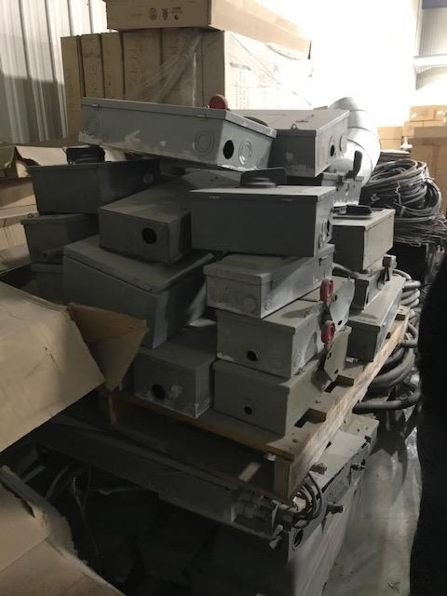 LOT FO 64 ELECTRIC/BREAKER BOXES