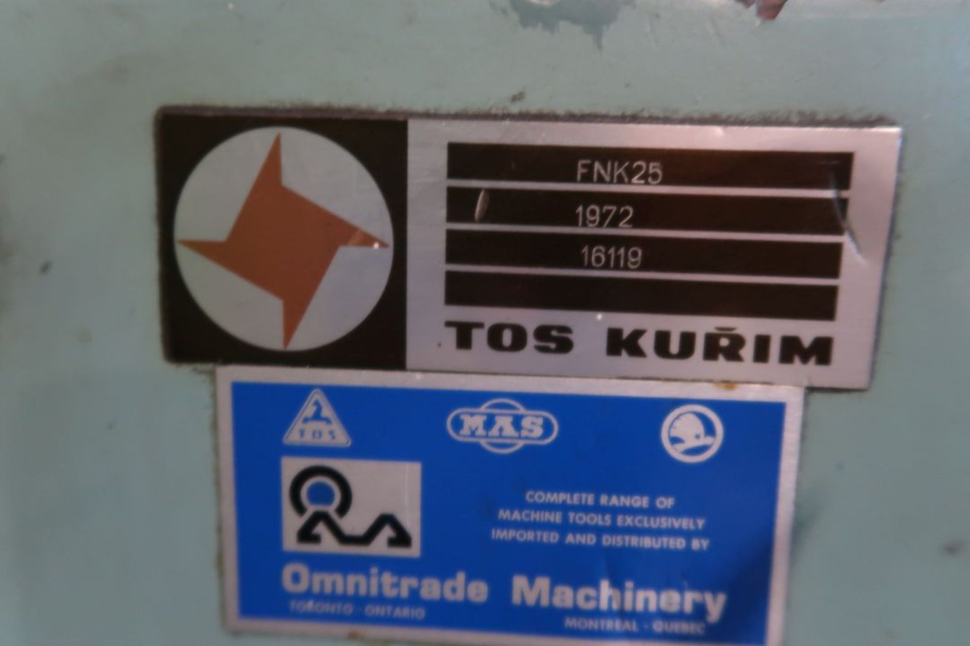 TOS KURIM FINESA MILLING MACHINE MOD: FNK25, 4 HP, 40 TAPER, 11'' X 49'' TABLE, 550 VOLTS - Image 3 of 4