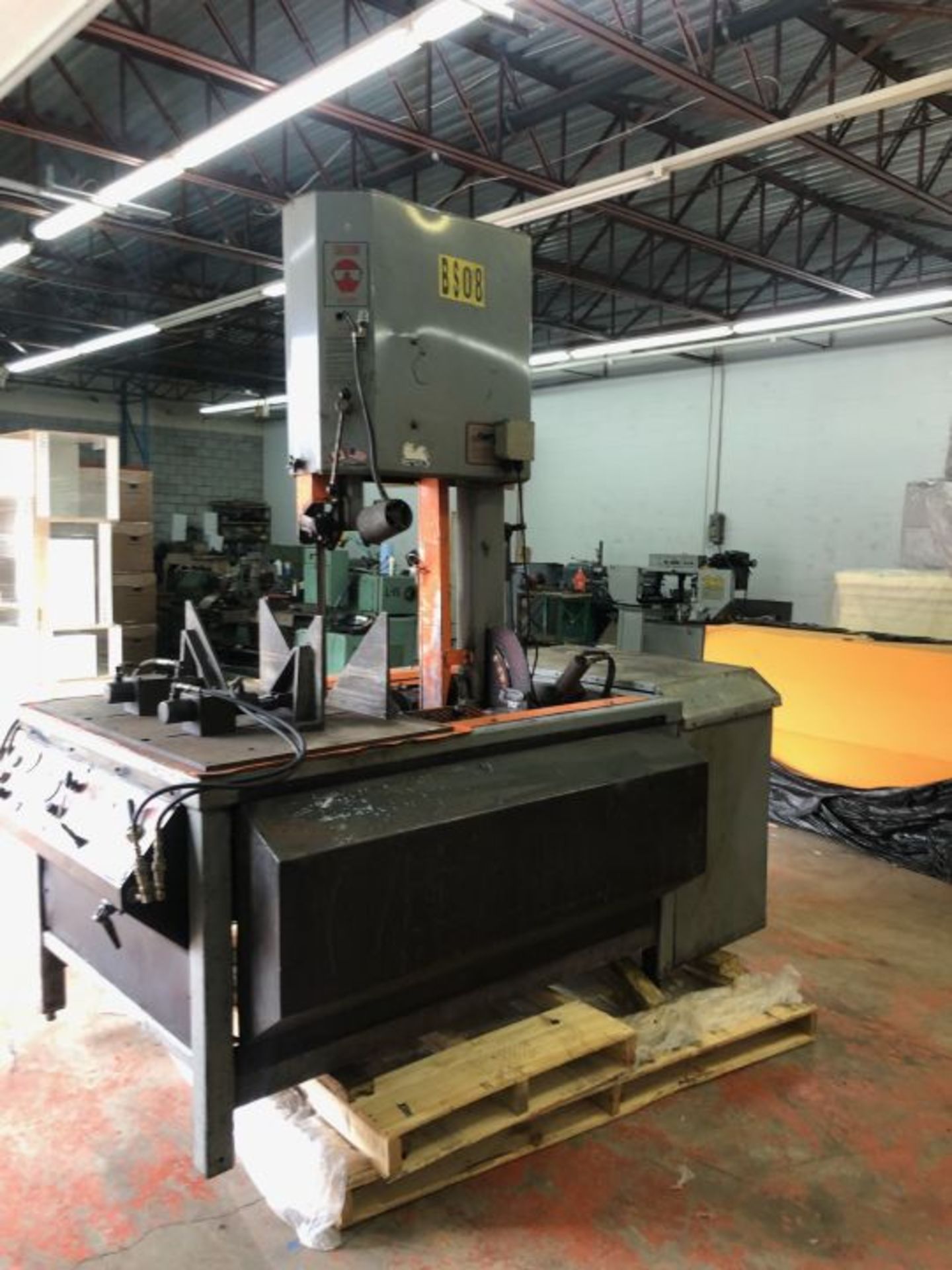 COBRA SAW 18''X22'' VERTICAL BANDSAW, MOD: VH1822HD, HYDRAULIC TILTING CLAMPING AND FEEDING * - Image 3 of 3