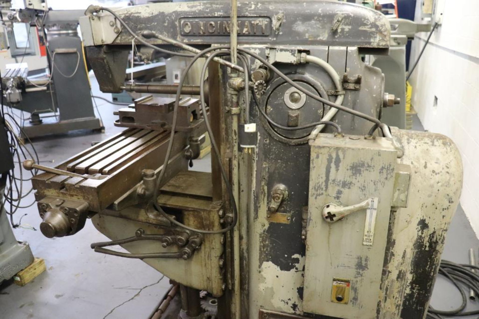 Cincinnati No 2M horizontal milling machine - Image 9 of 13