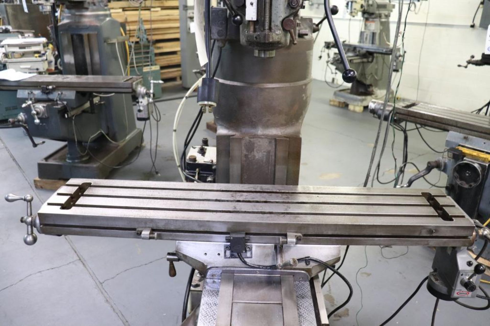 Bridgeport vertical milling machine - Image 8 of 13