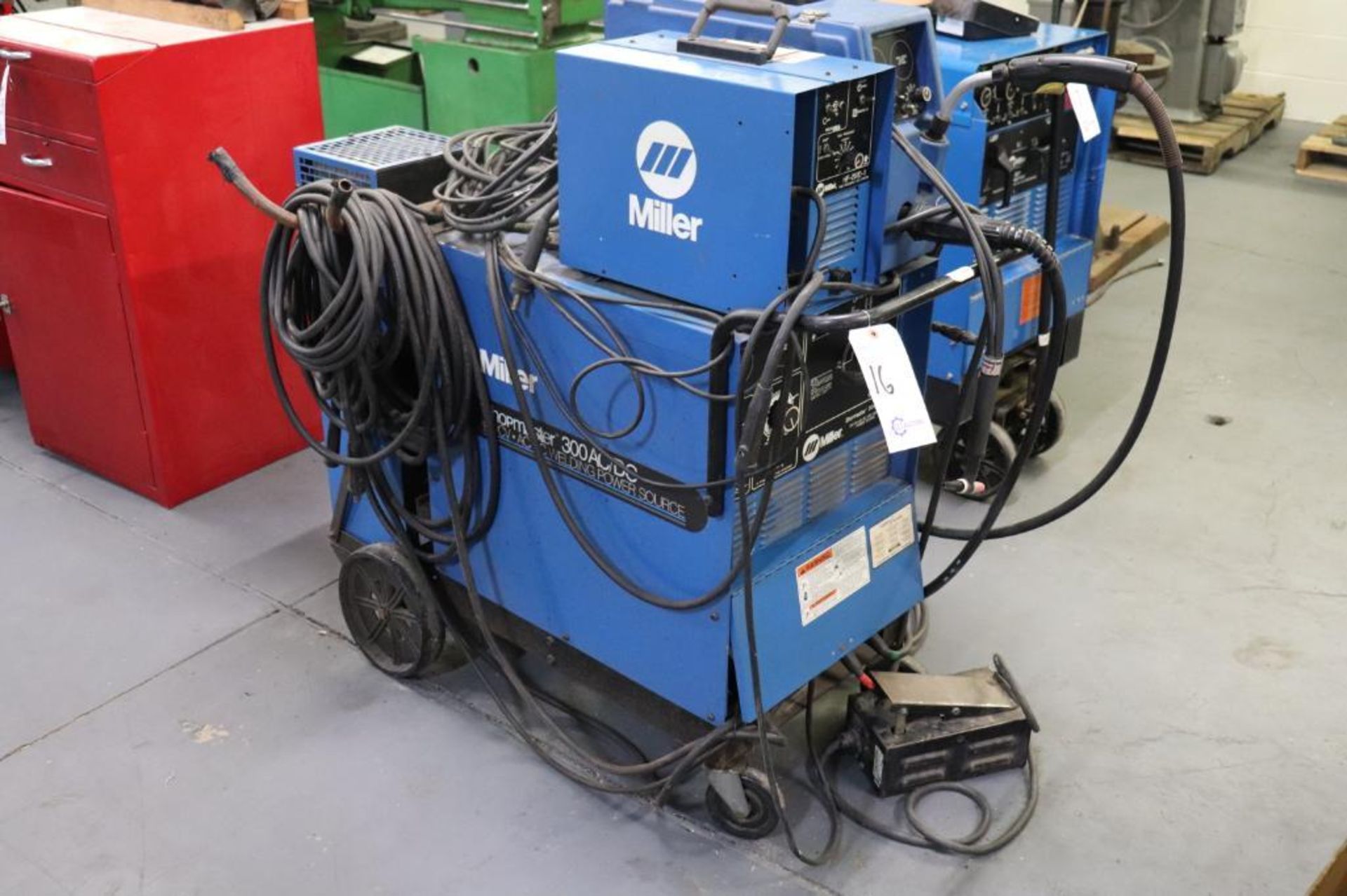 Miller shopmaster 300 w/ feeder & chiller