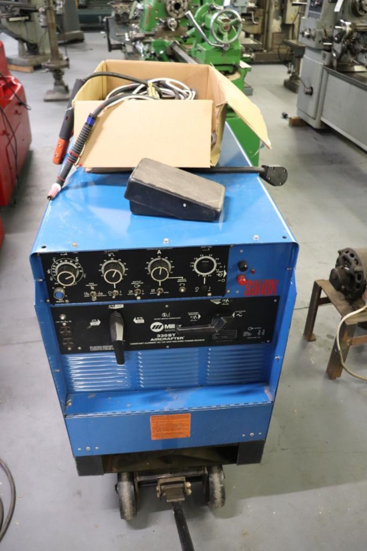 Miller 330ST Aircrafter welder Stock No. 902943 200/230/460/1ph - Image 2 of 5