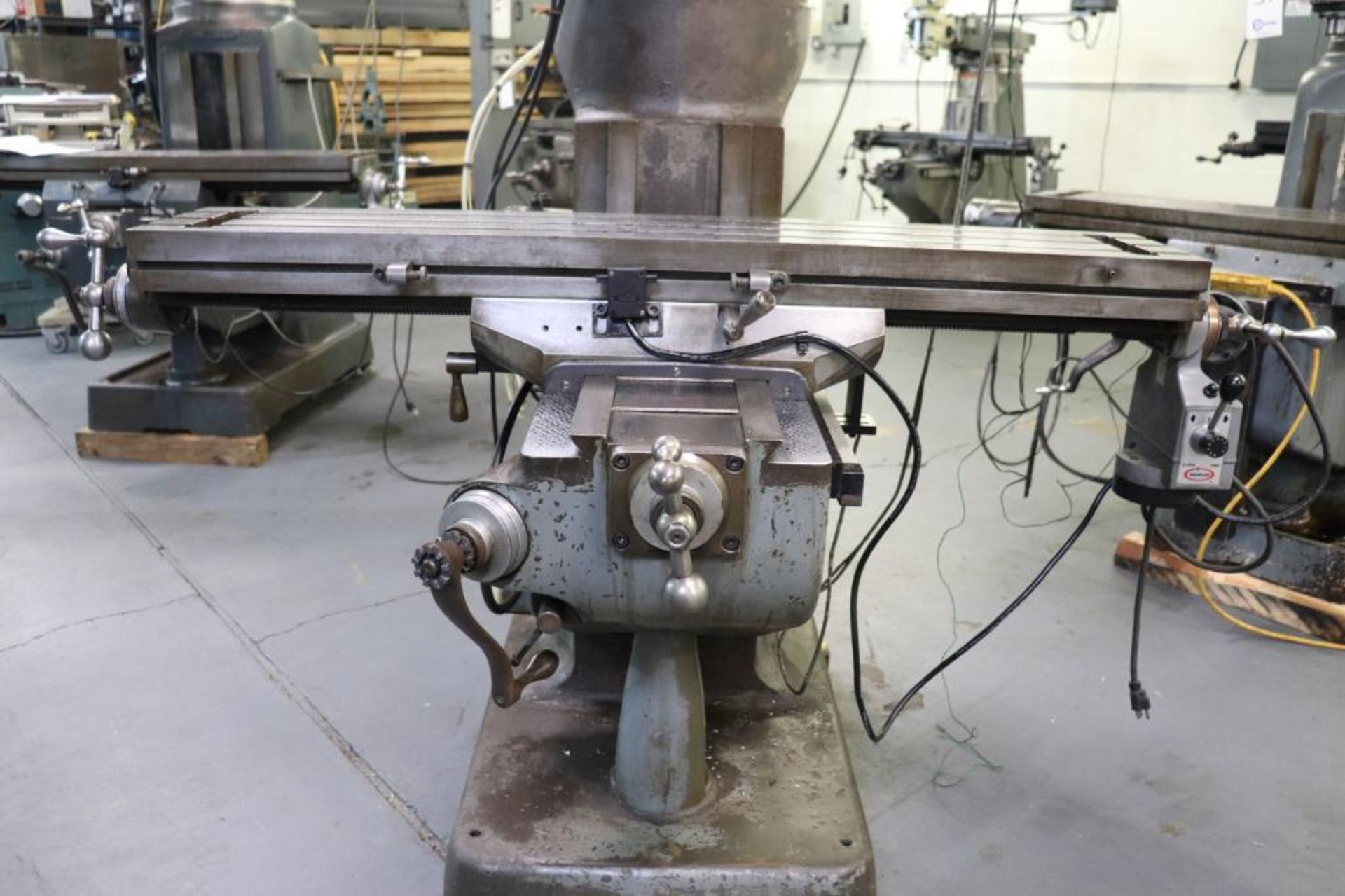 Bridgeport vertical milling machine - Image 9 of 13