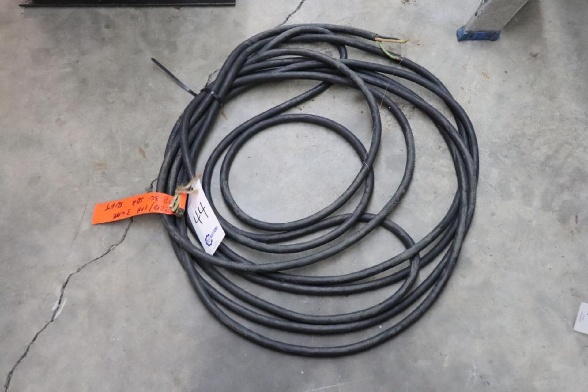 8/3 3 wire soow cable