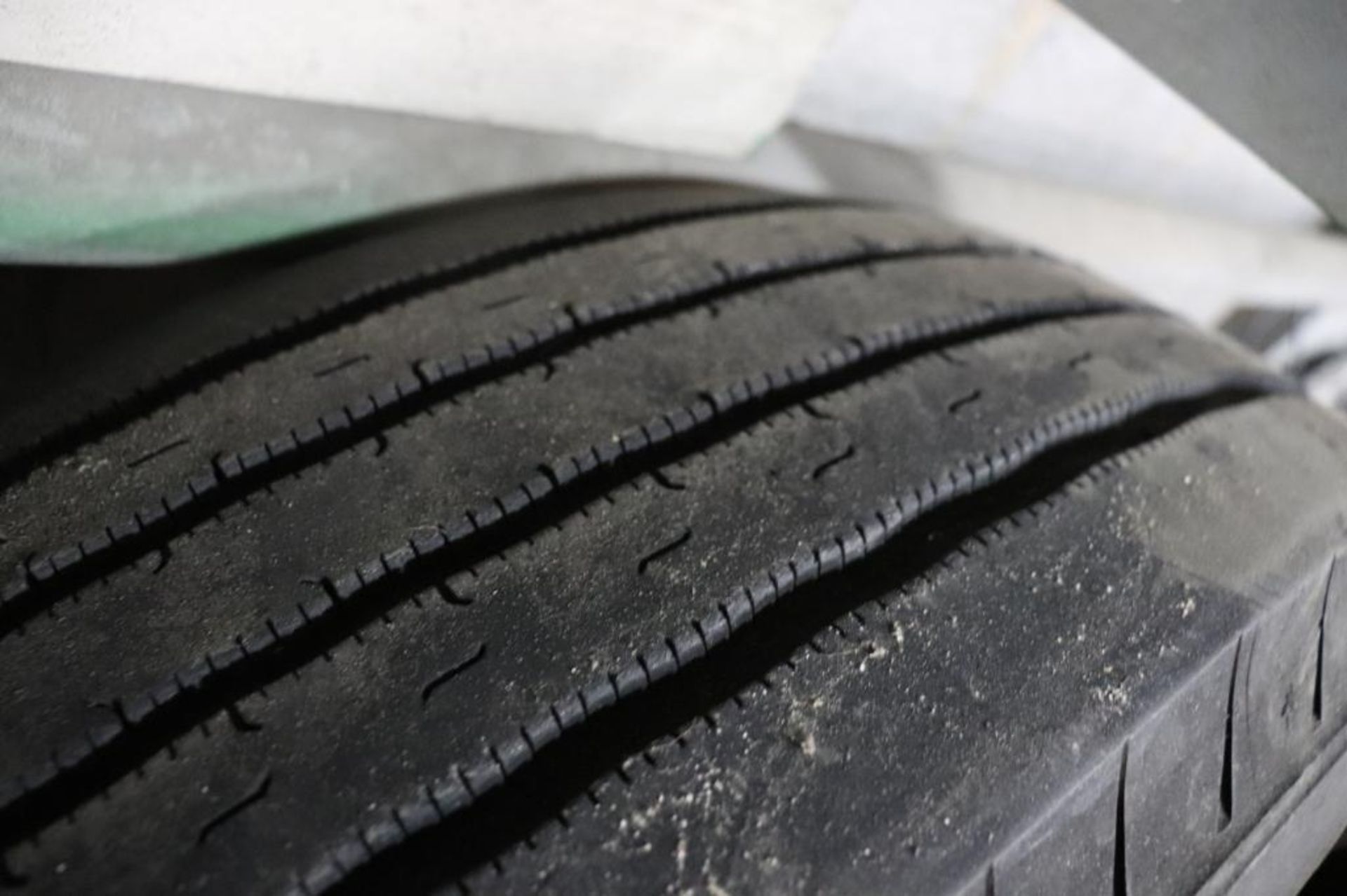 Michelin XZA2 Energy line haul tire - Image 4 of 6