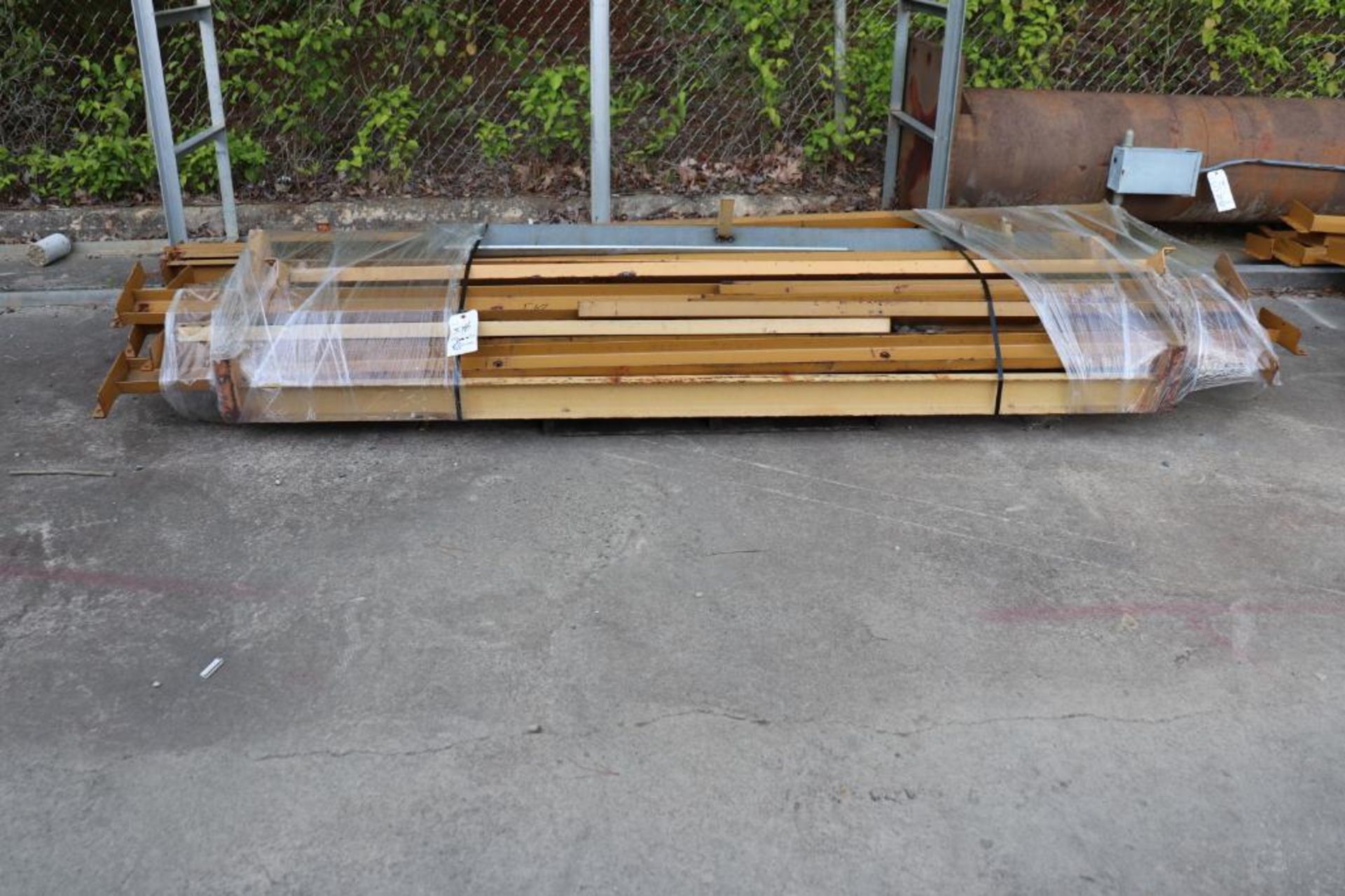 Structual pallet racking 10' beams & 16' uprights - Image 2 of 9