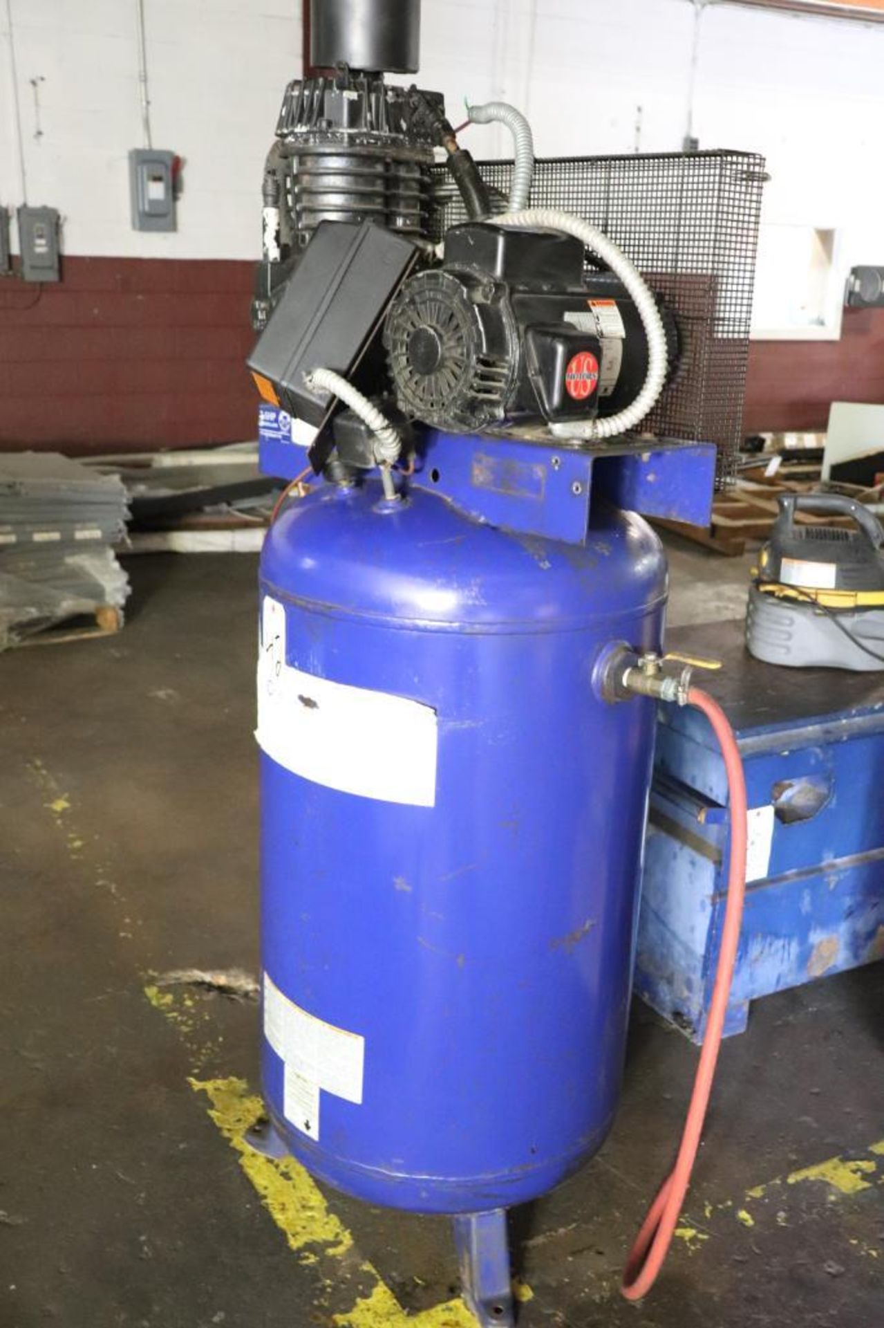 Vertical compressor 7.5hp/1ph