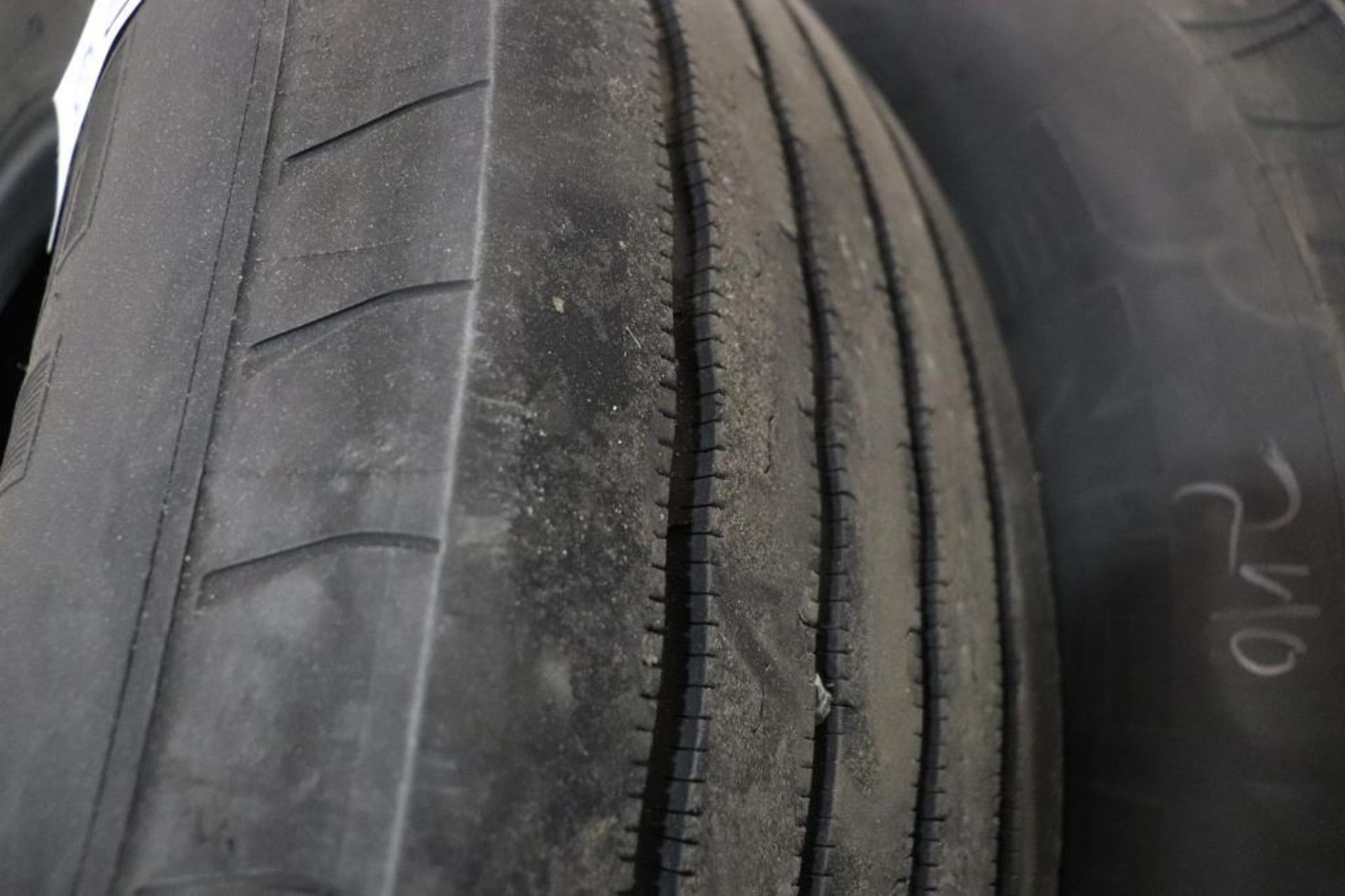 Michelin XZA2 Energy line haul tire - Image 3 of 7