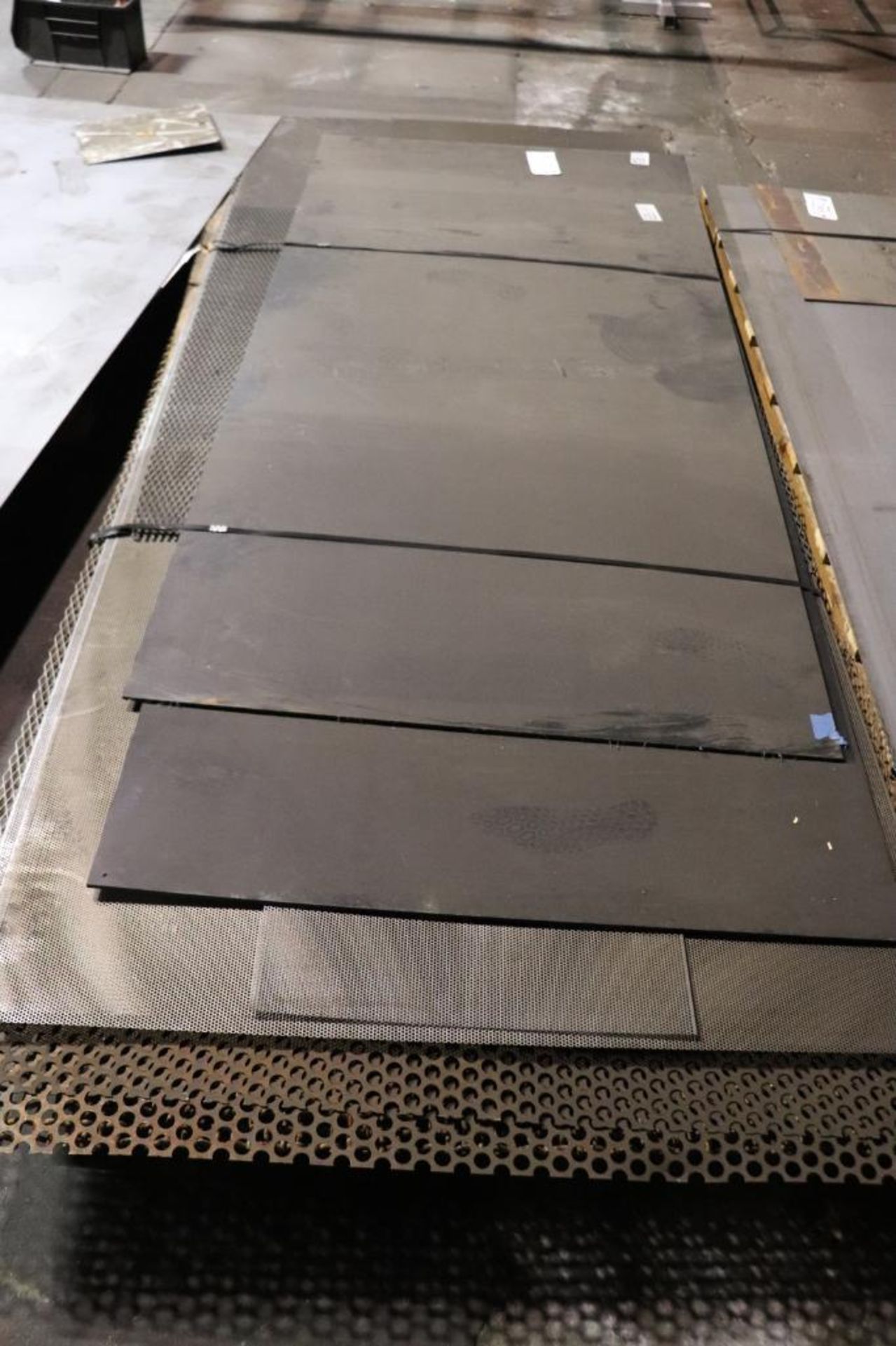 Steel sheet metal - Image 2 of 4