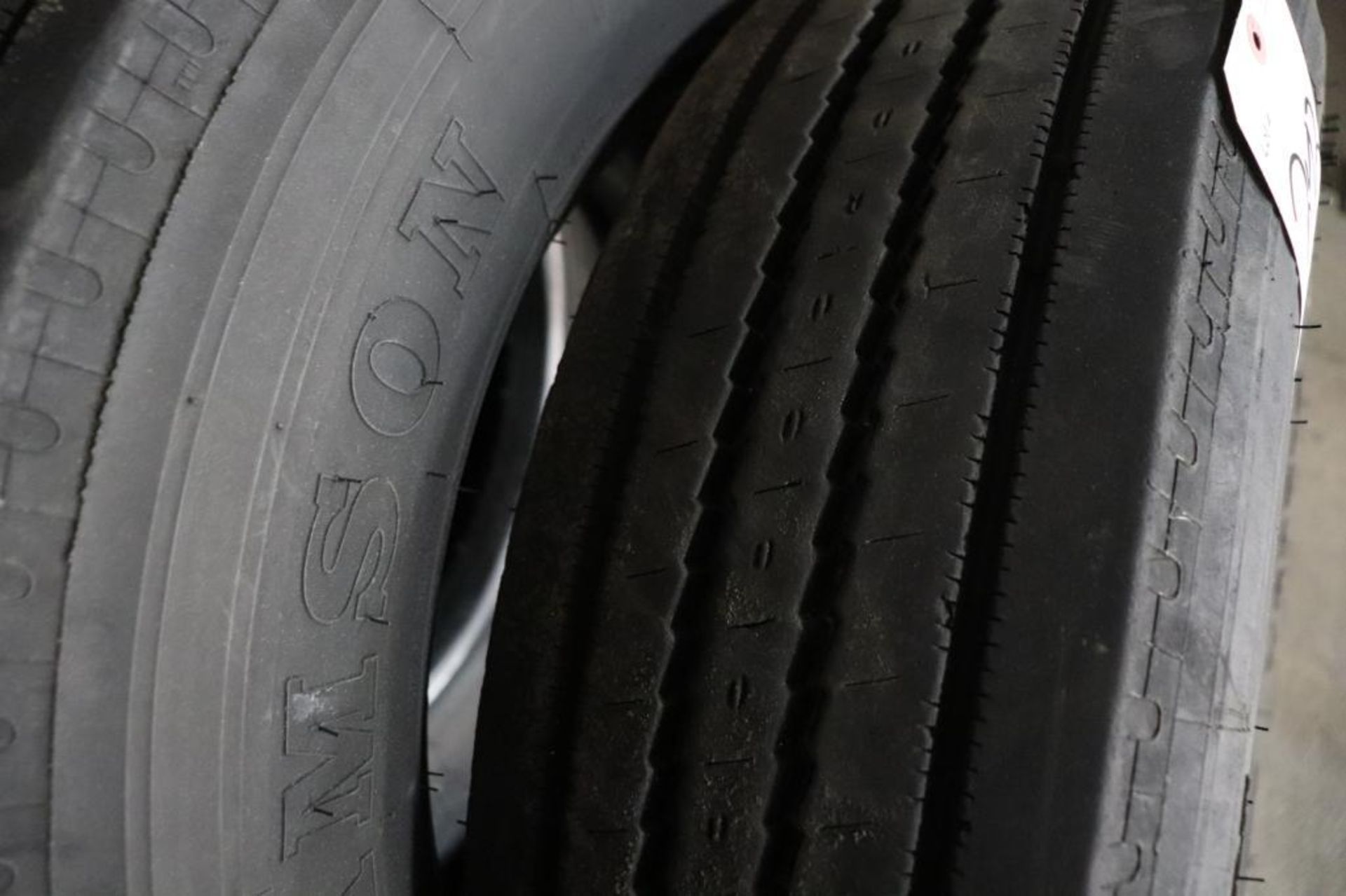 Samson GL283A truck tire - Image 2 of 6