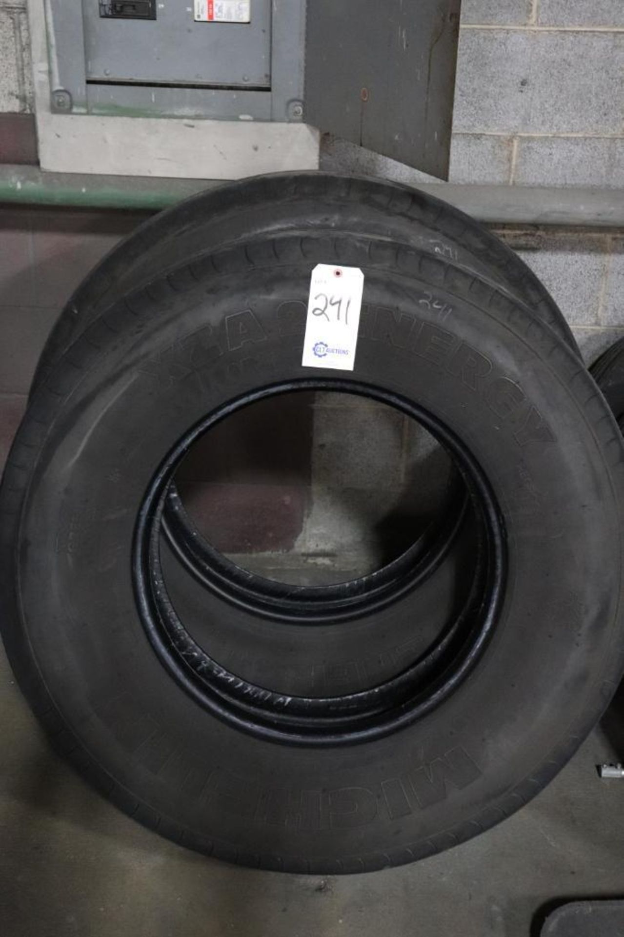 Michelin XZA2 Energy line haul tire