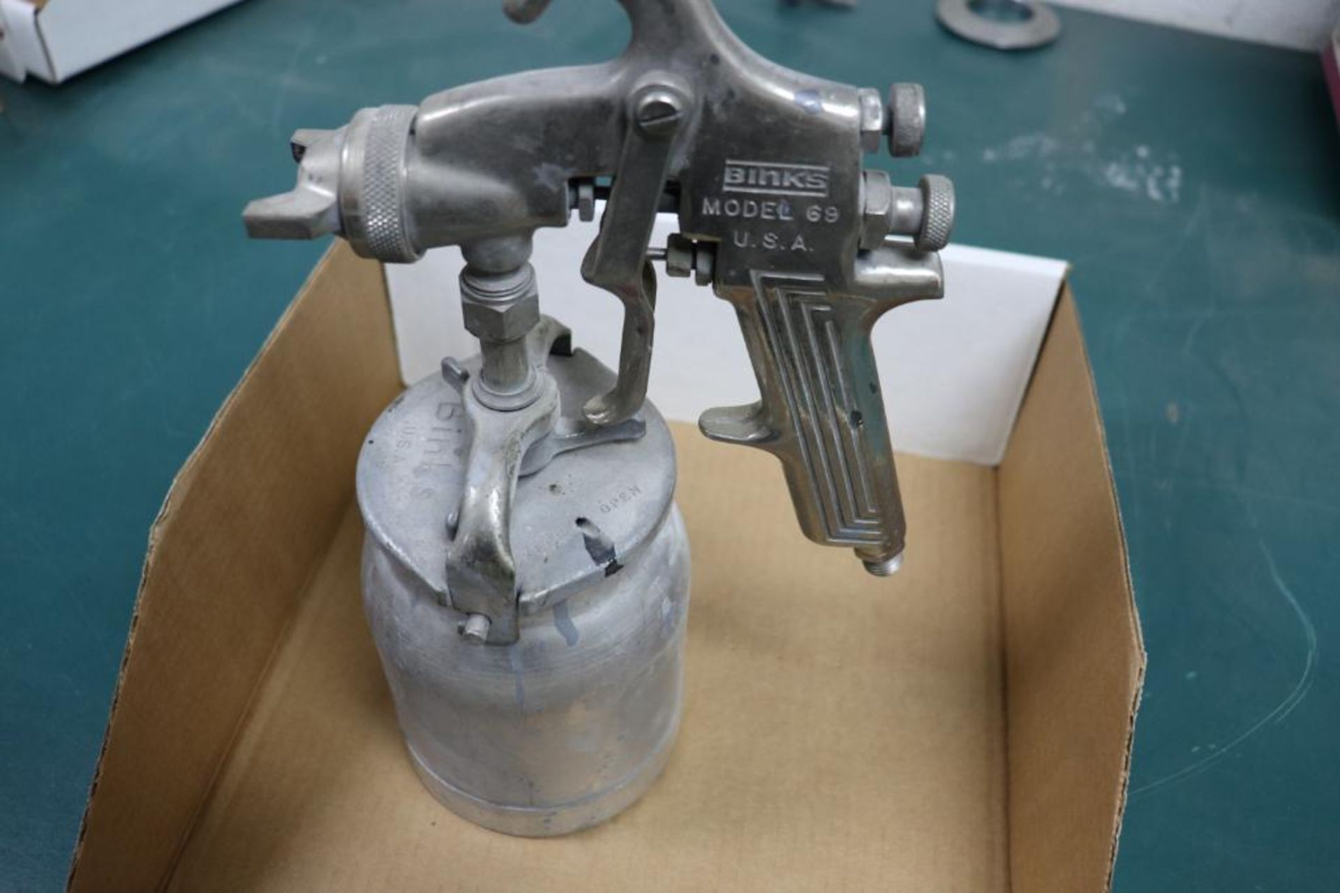 Binks Model 69 spray gun - Image 2 of 2