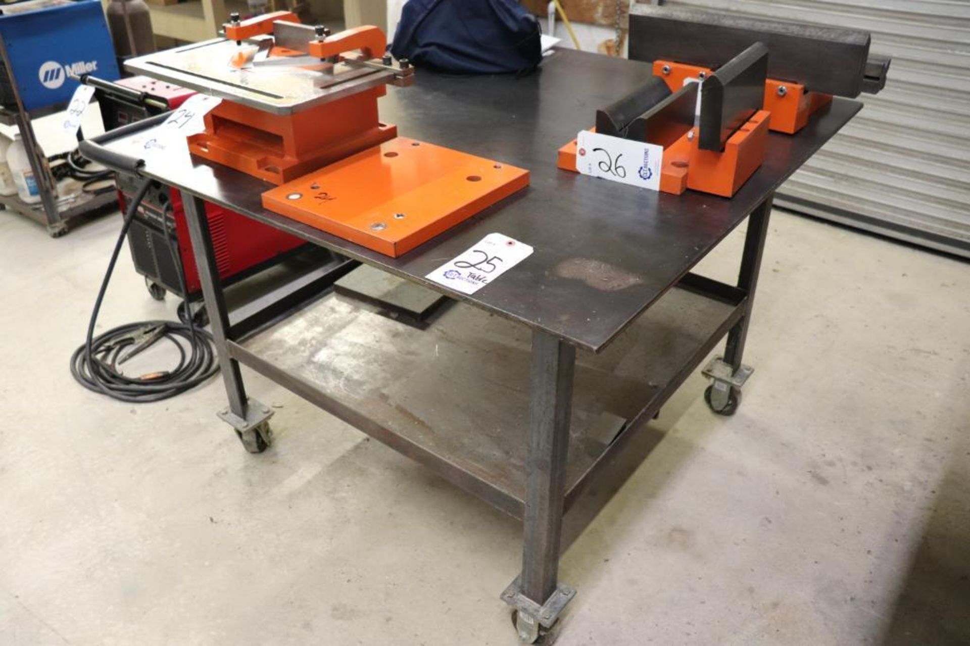 Rolling steel welding table