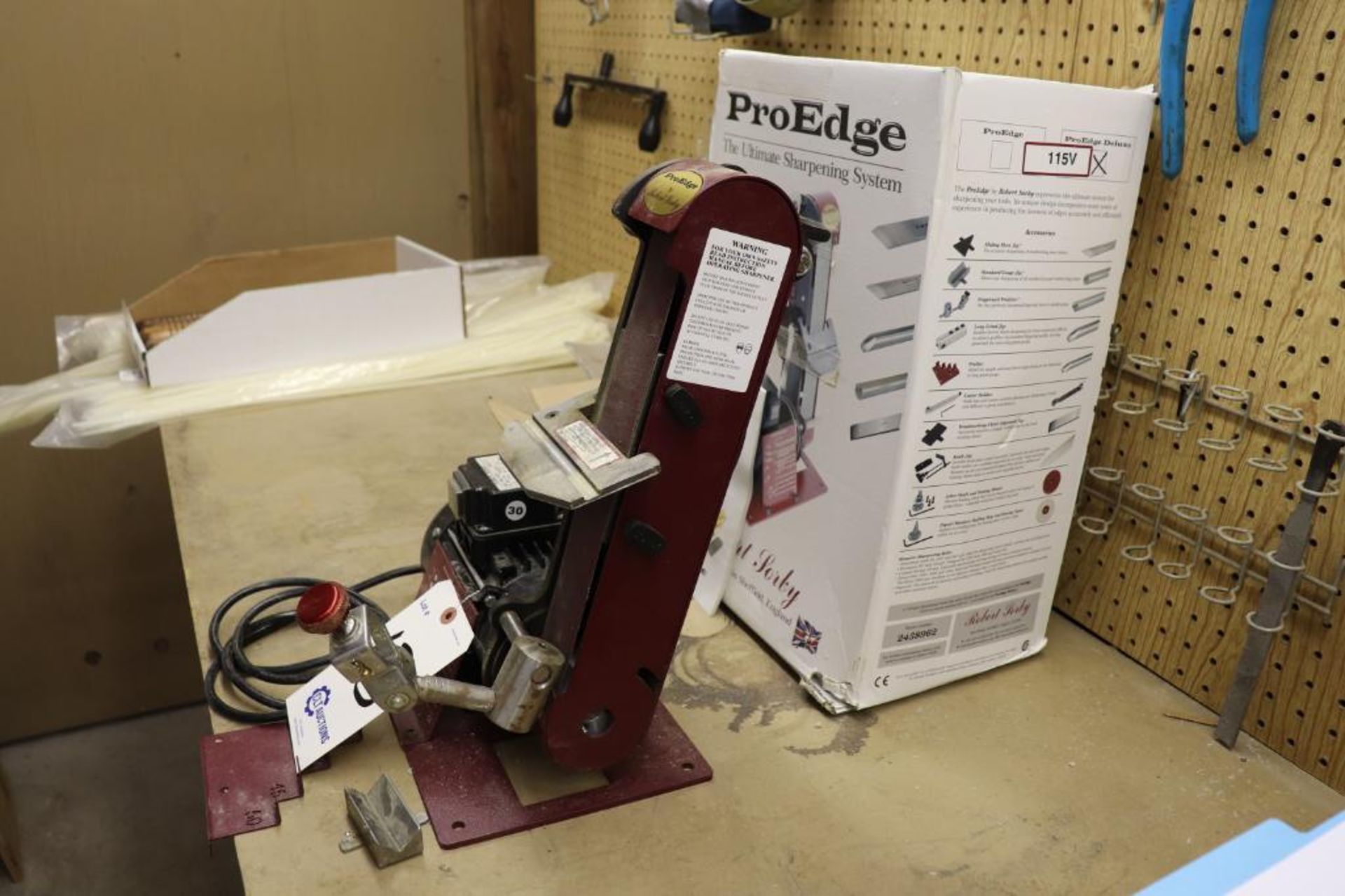 Pro Edge sharpening system - Image 2 of 9