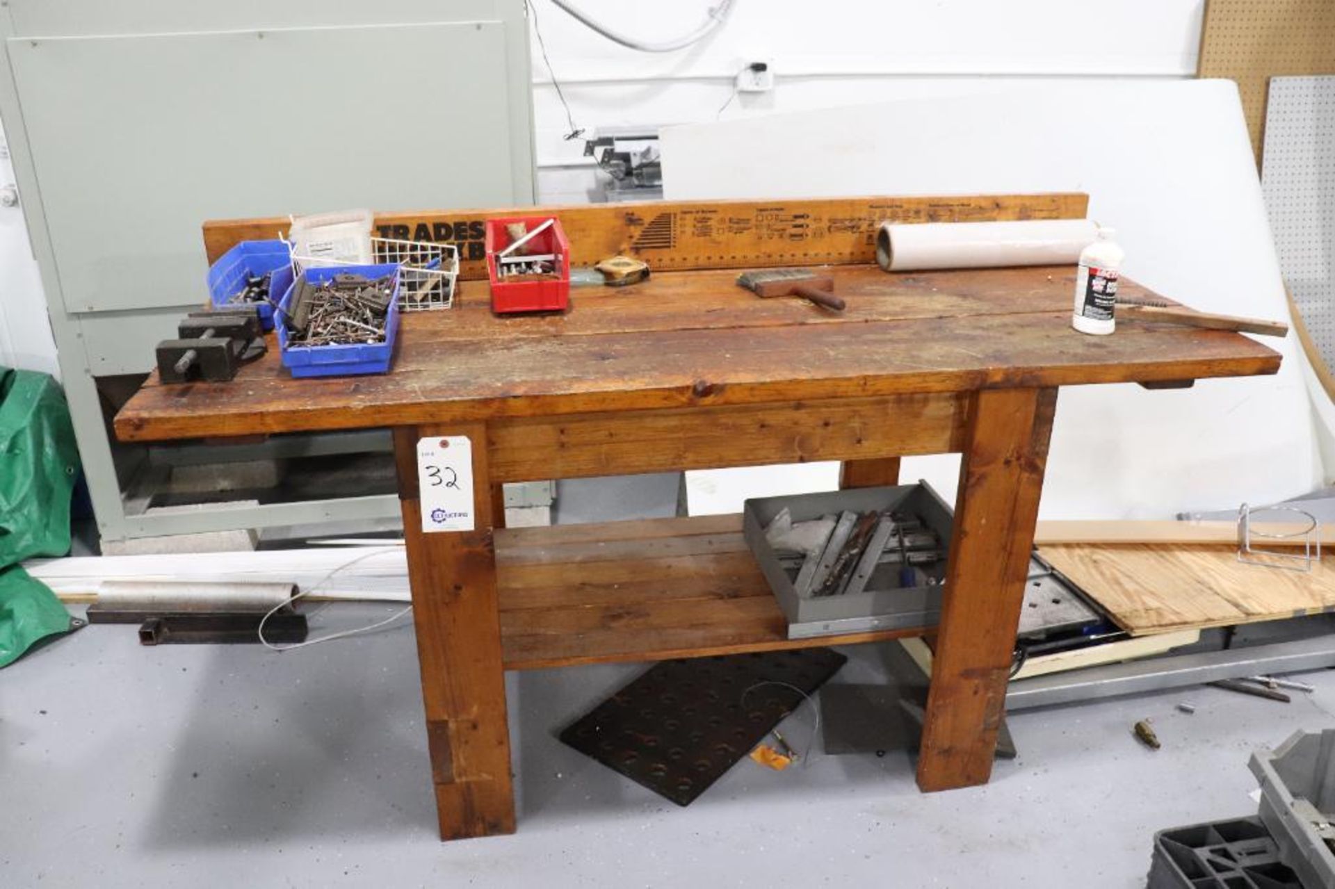 Wood work bench - Image 2 of 5