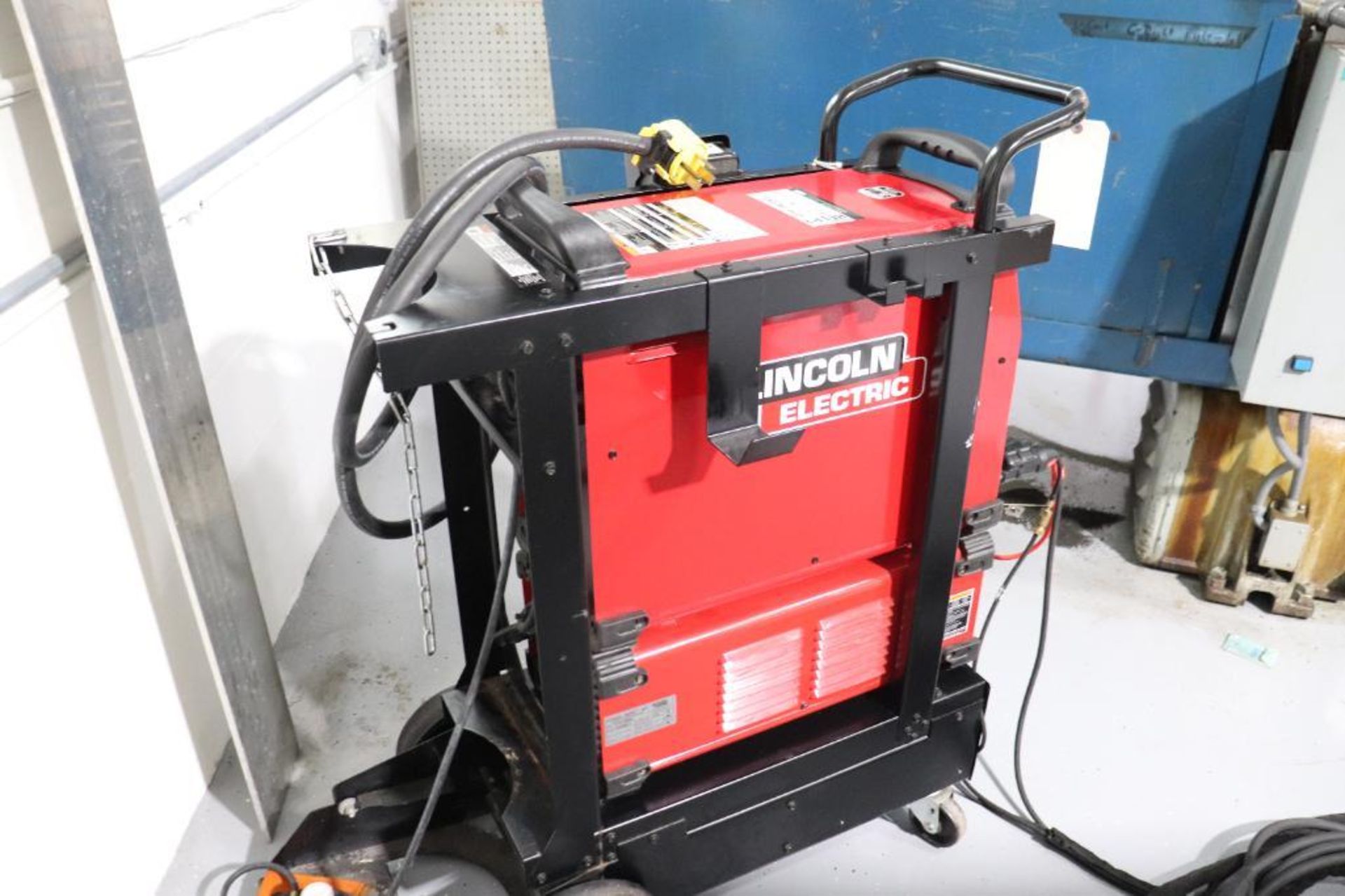 Lincoln Aspect 375 Tig welder w/ chiller, torch & cart - Image 5 of 12