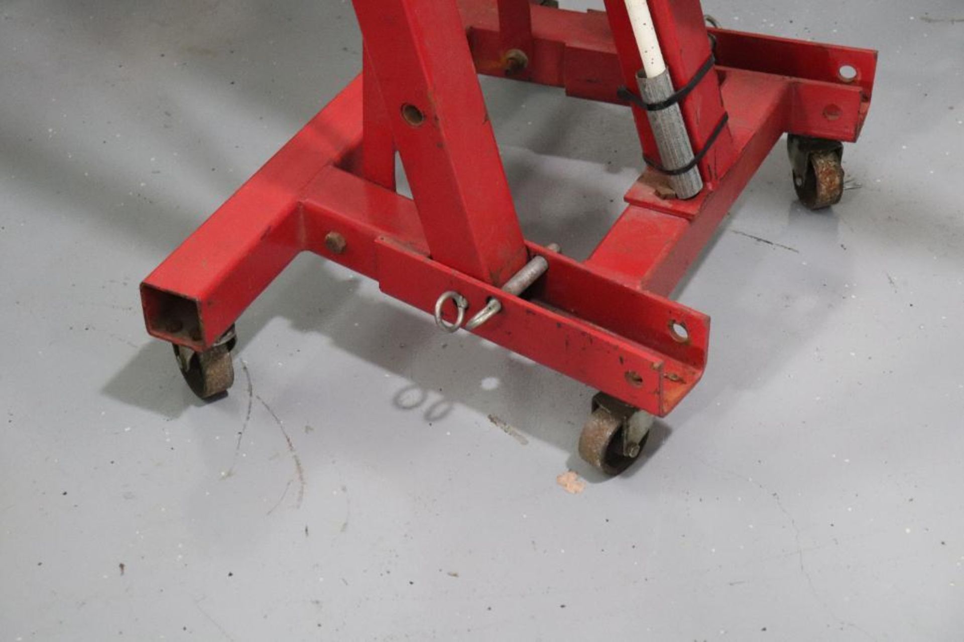 2 Ton folding engine hoist - Image 2 of 5