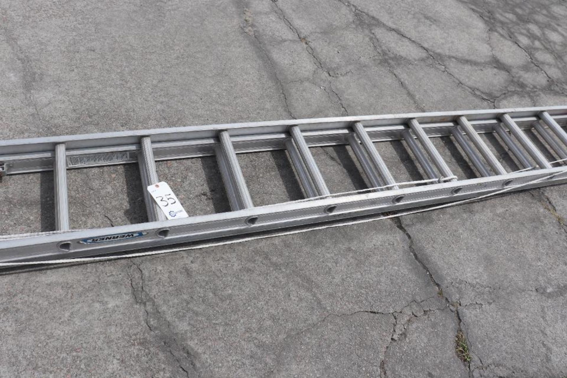 40' Aluminum extension ladder - Image 3 of 4