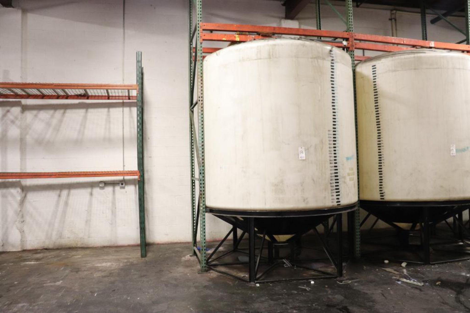 Ace Roto-Mold 3000 gallon Vertical Storage Tank w/ stand