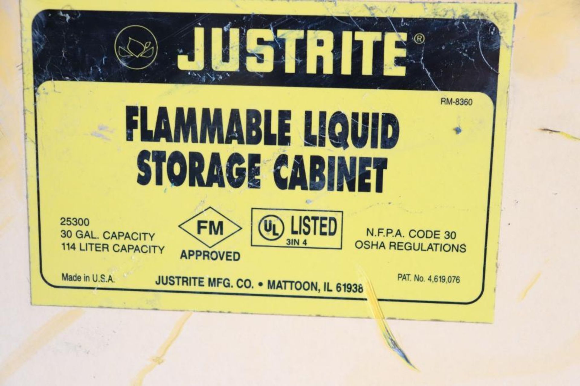 Justrite 30 gal flammable liquid storage cabinet - Image 3 of 3