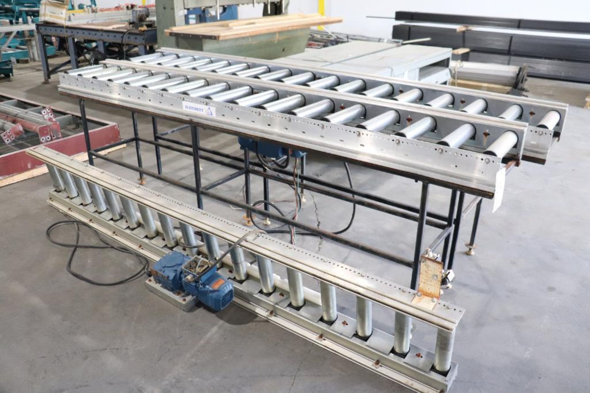 Roller conveyor